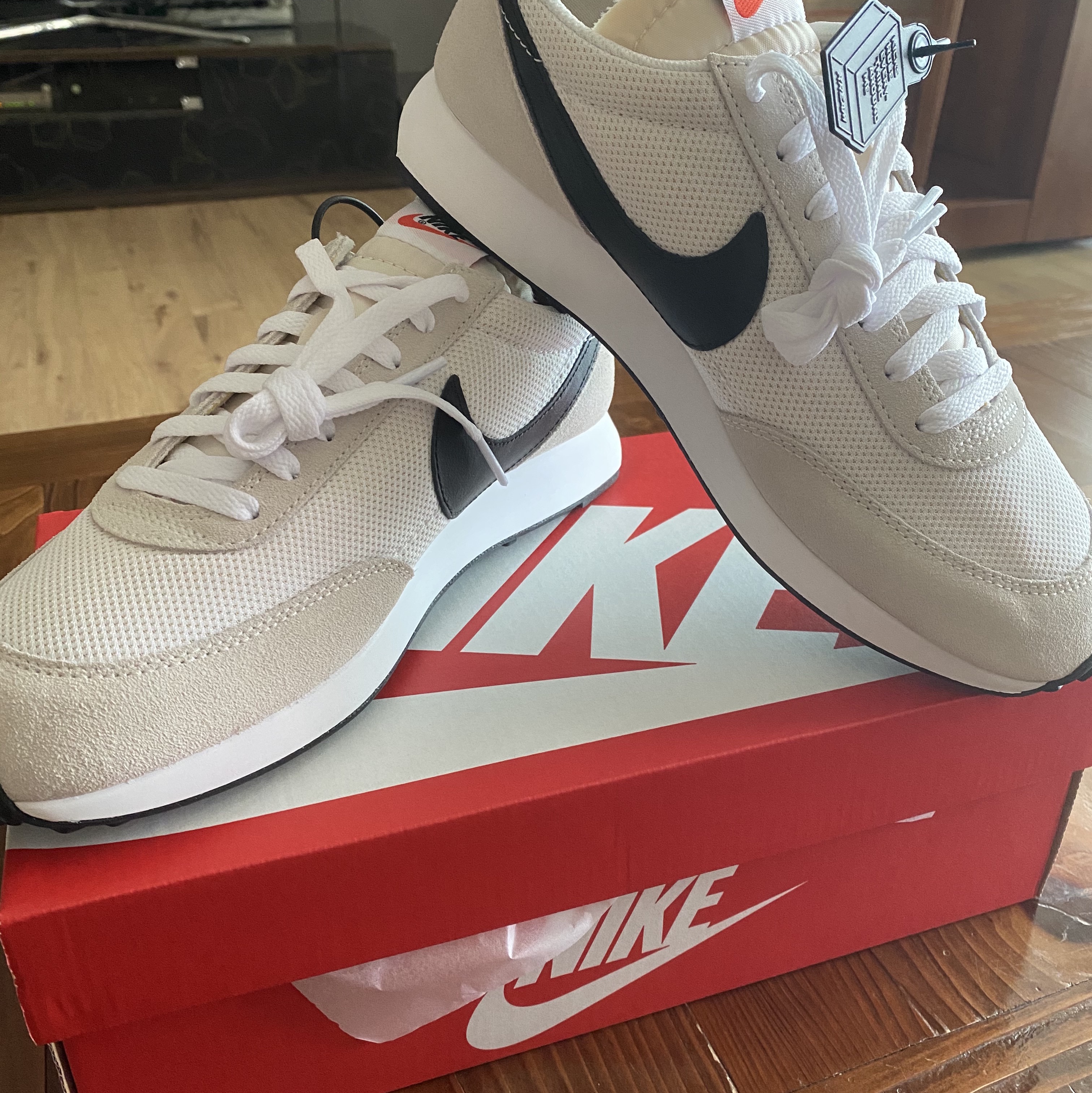 Nike Air Tailwind 79 White Phantom Black 착용 스타일 - 1