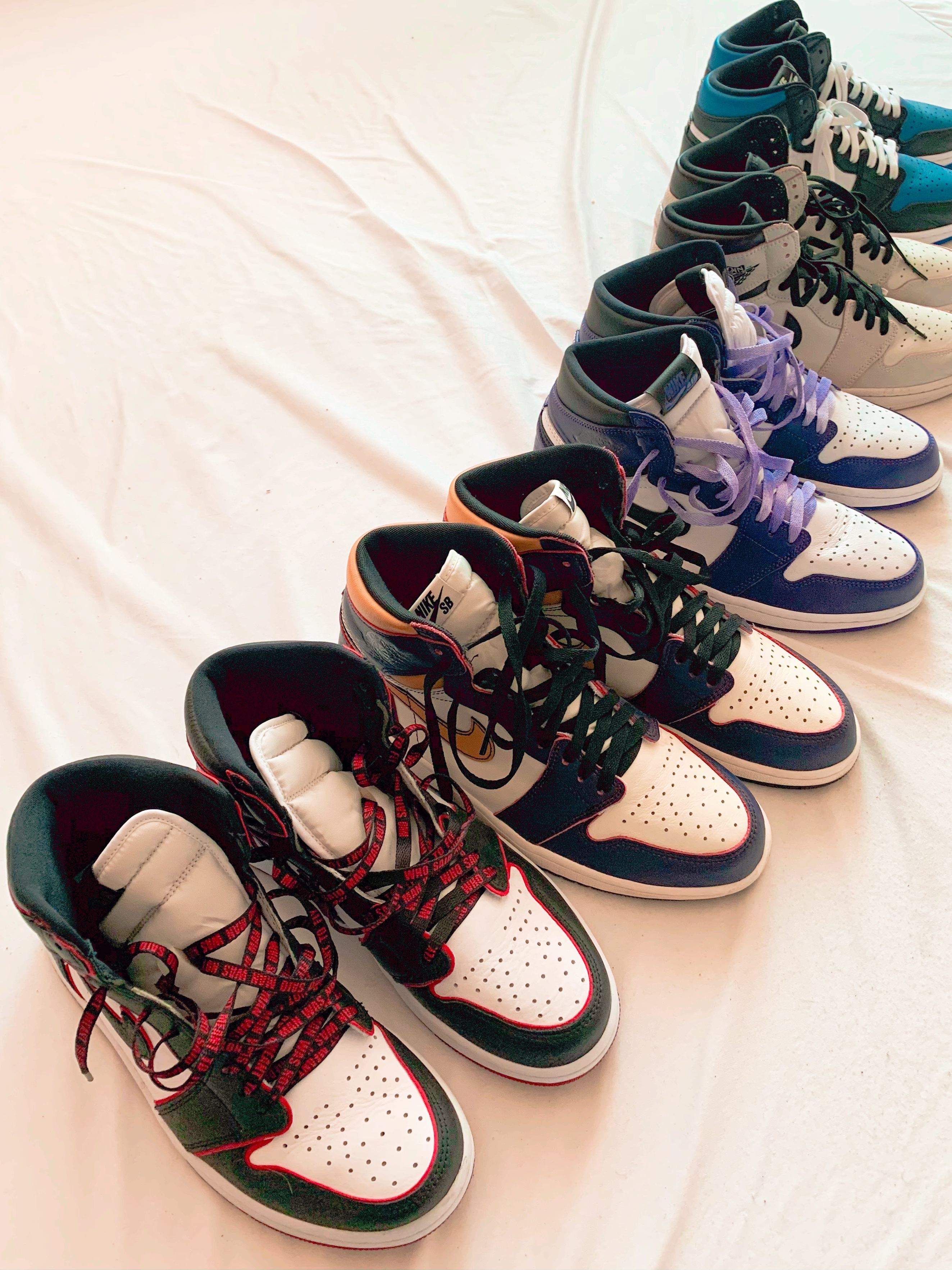 Jordan 1 Retro High OG Bloodline, Jordan 1 Retro High OG Defiant SB LA to Chicago 착용 스타일