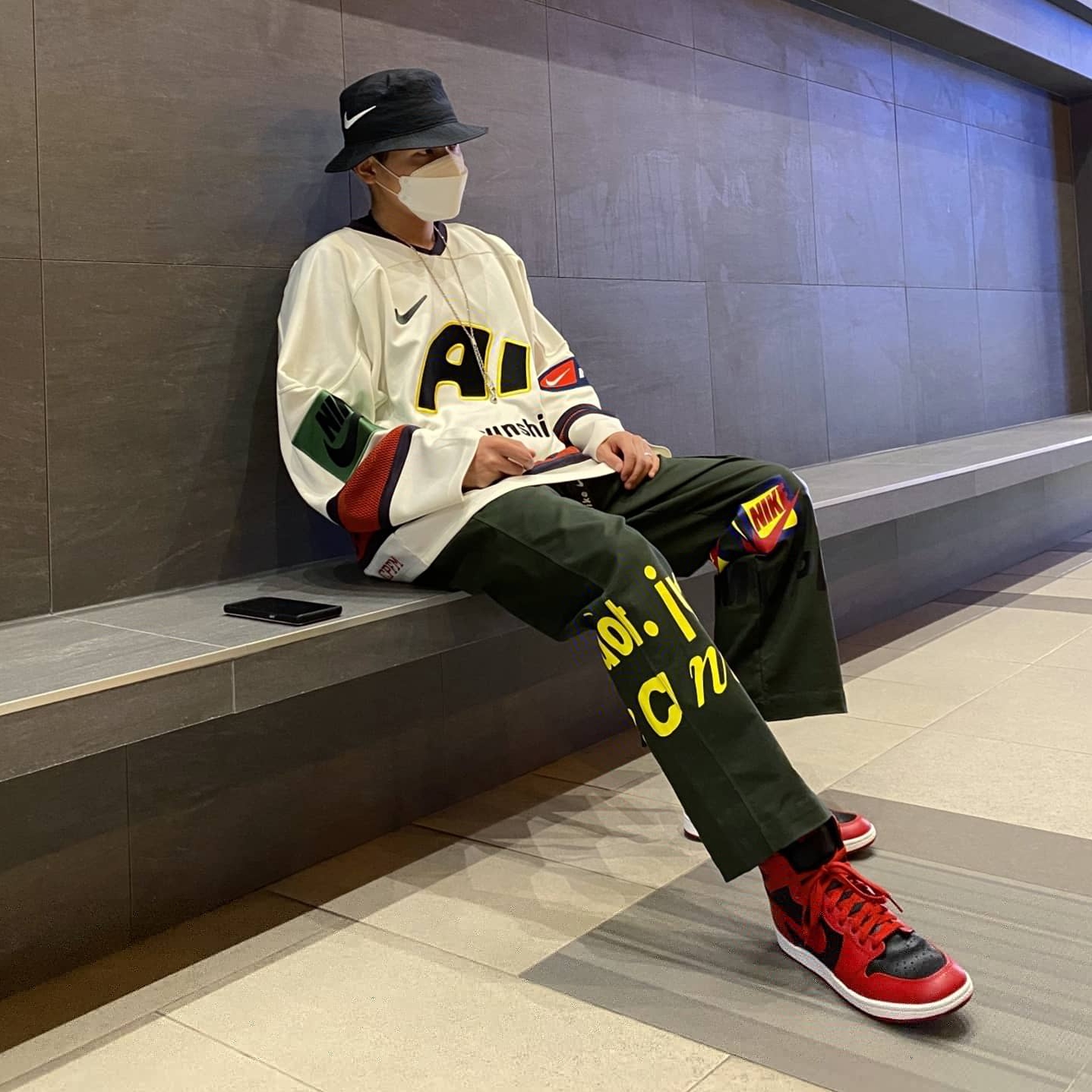 Jordan 1 High 85 Varsity Red 착용 스타일