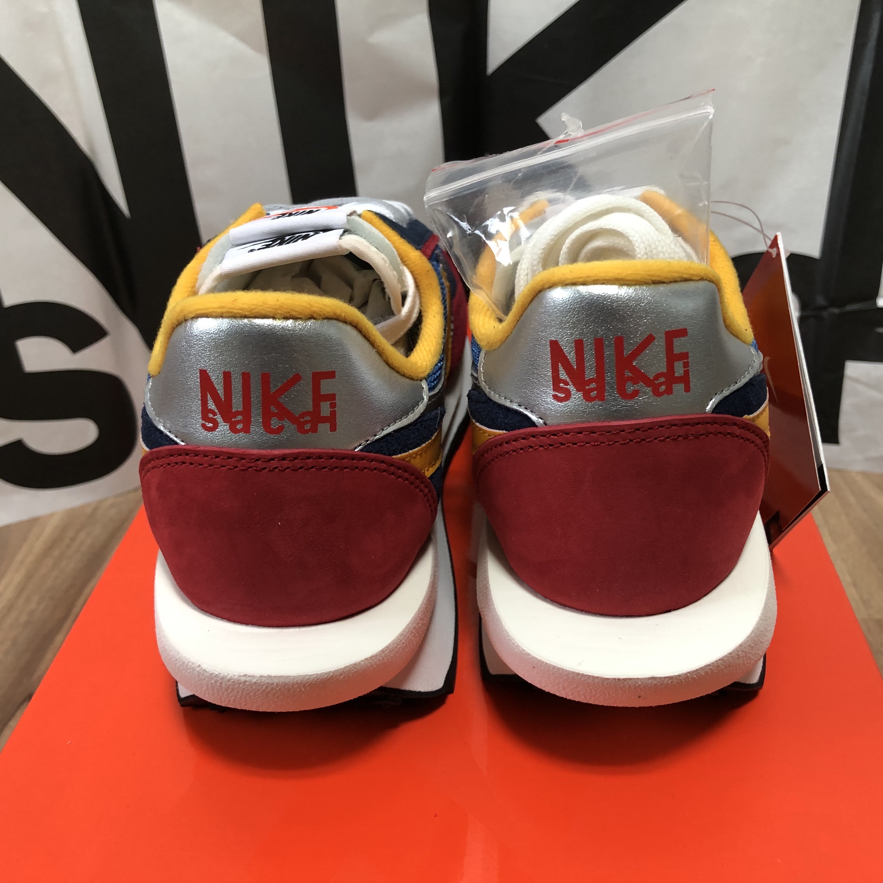 Nike x Sacai LDWaffle Blue Multi 착용 스타일 - 2