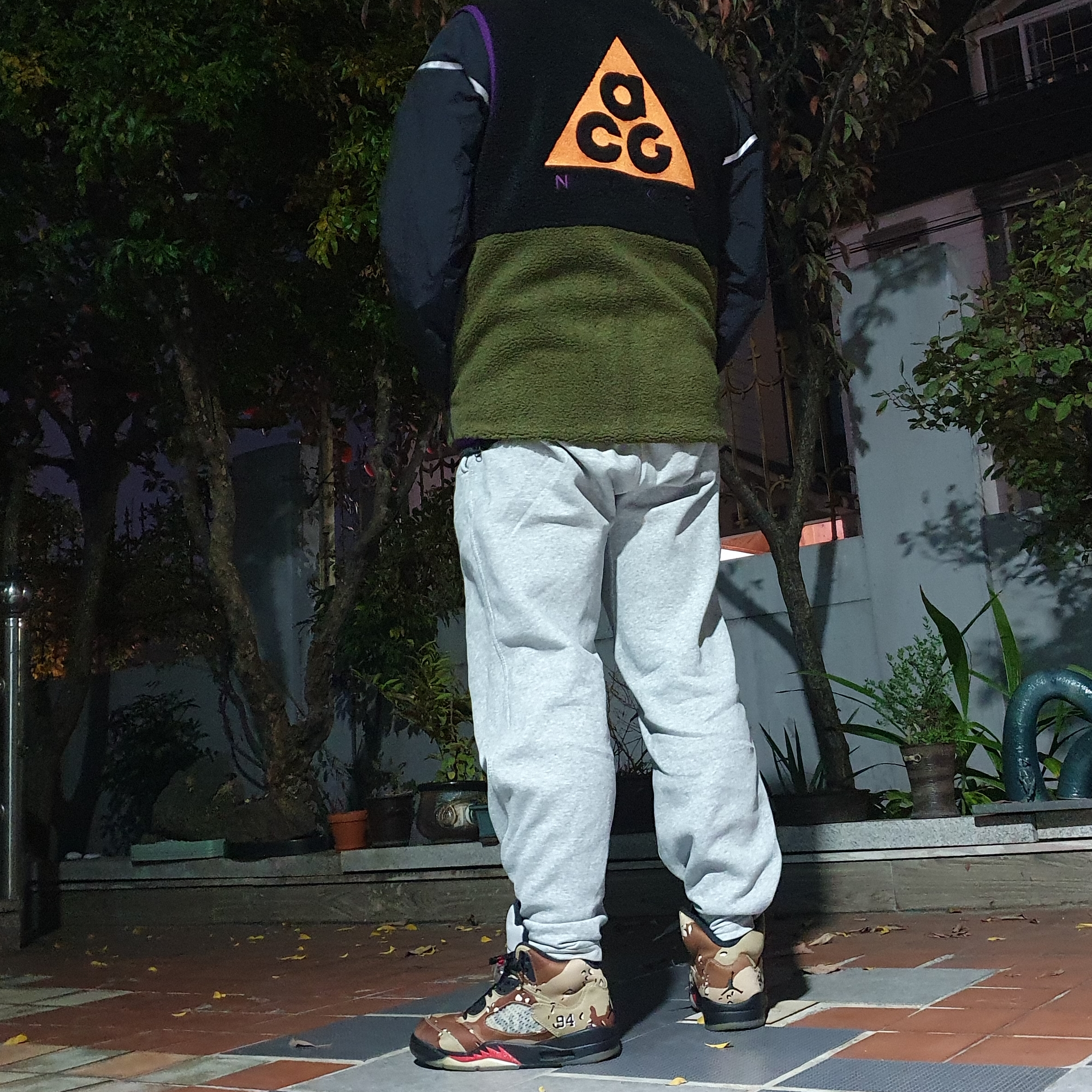 Jordan 5 x Supreme Retro Desert Camo, (W) Nike ZoomX Vista Grind Volt 착용 스타일 - 1