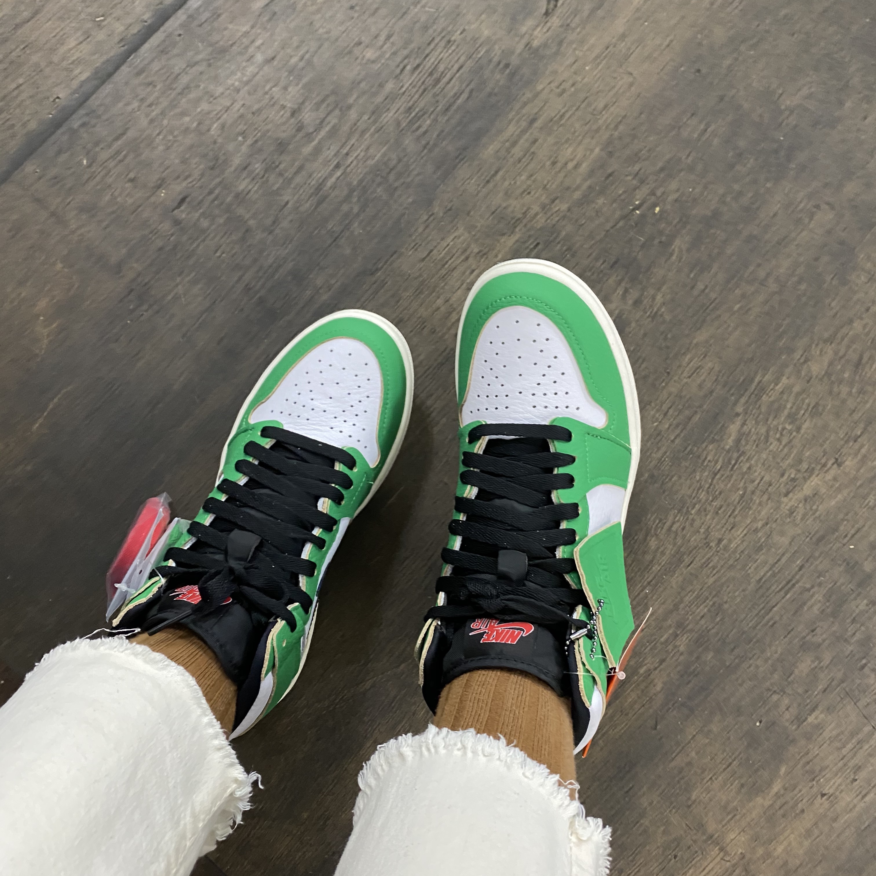 (W) Jordan 1 Retro High OG Lucky Green 착용 스타일 - 3
