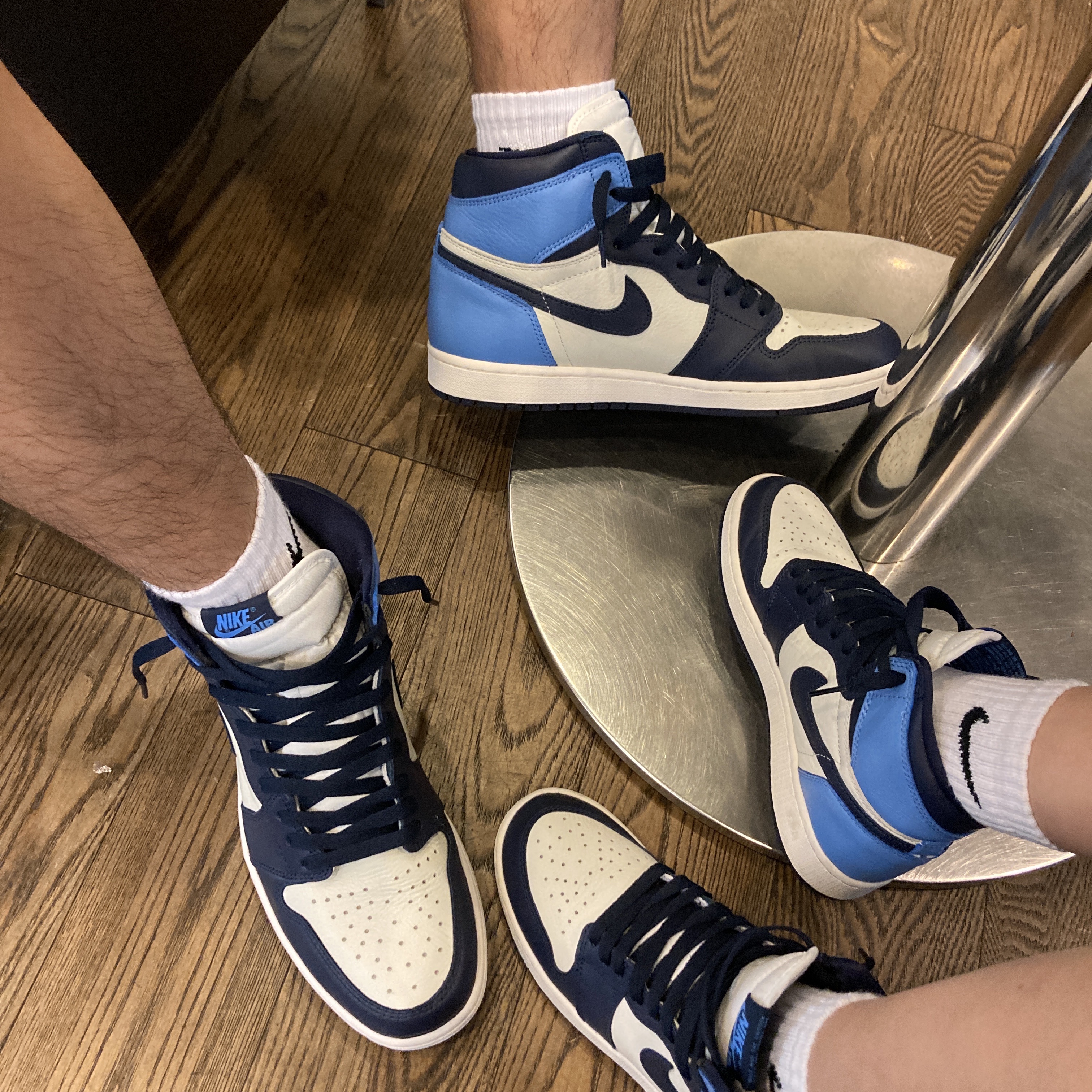 Jordan 1 Retro High Obsidian UNC, (GS) Jordan 1 Retro High Obsidian UNC 착용 스타일 - 1