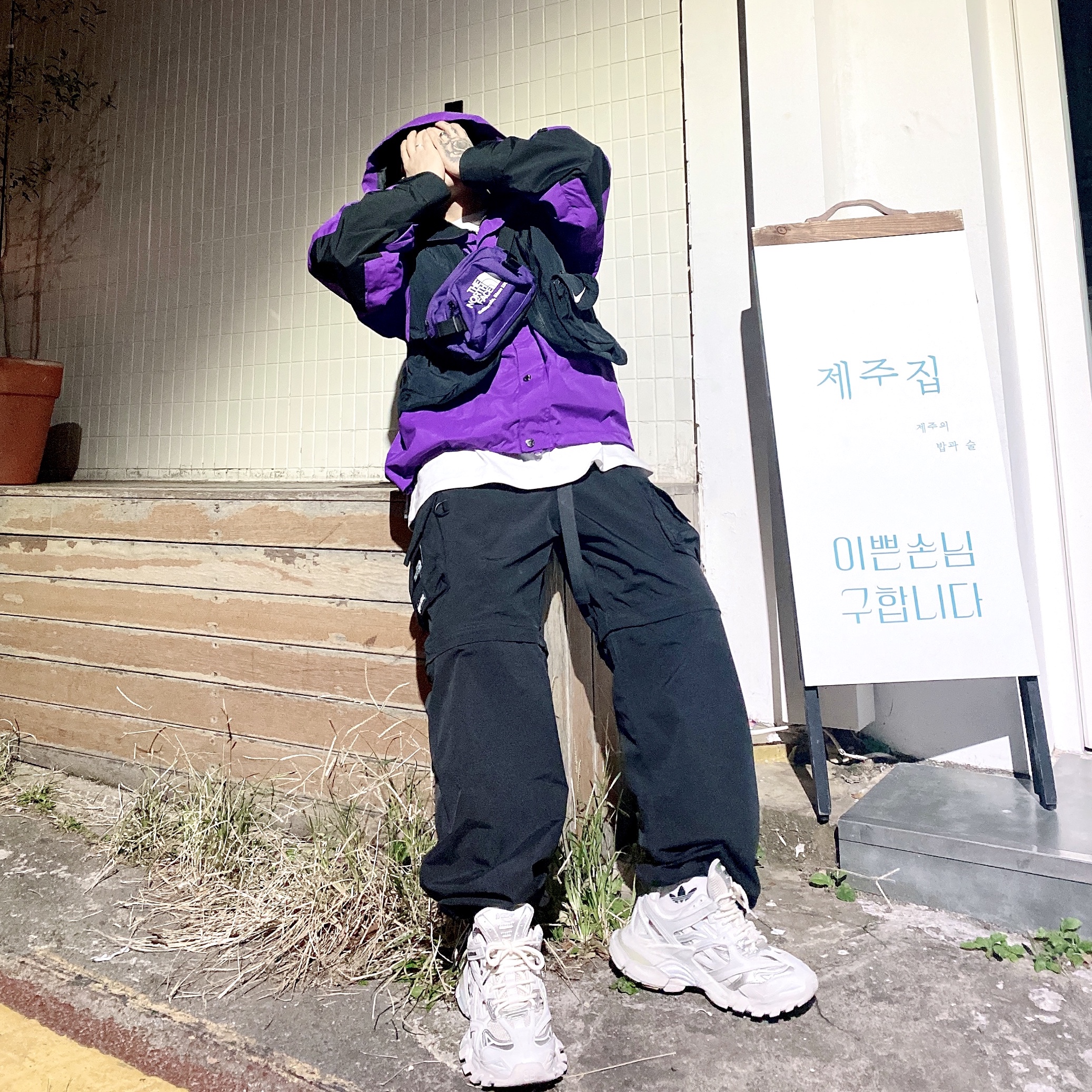Balenciaga Track.2 Sneakers White 착용 스타일 - 1