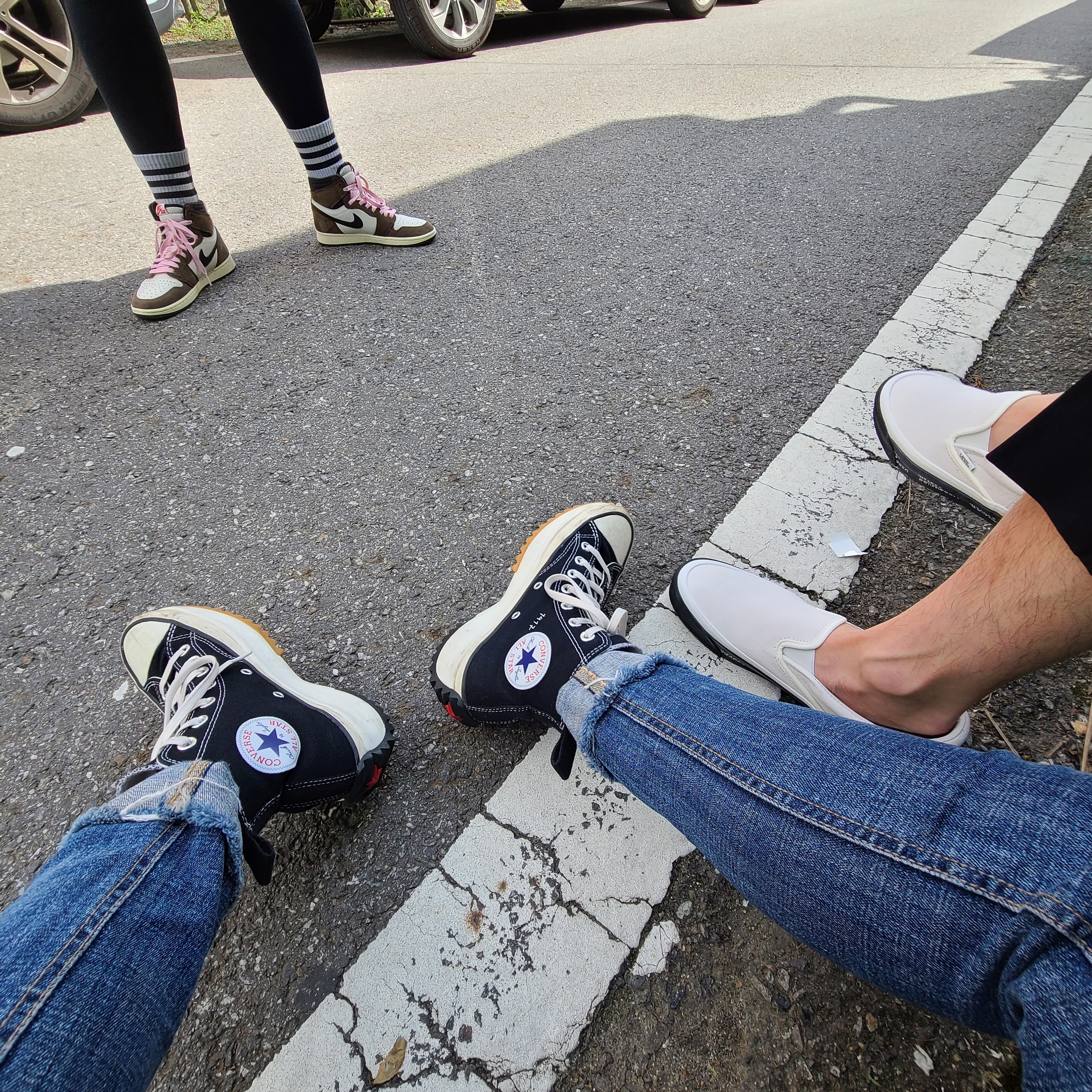 Converse x JW Anderson Run Star Hike Hi Black, Vans Vault x WTAPS Vault Classic Slip-On LX White Black 착용 스타일