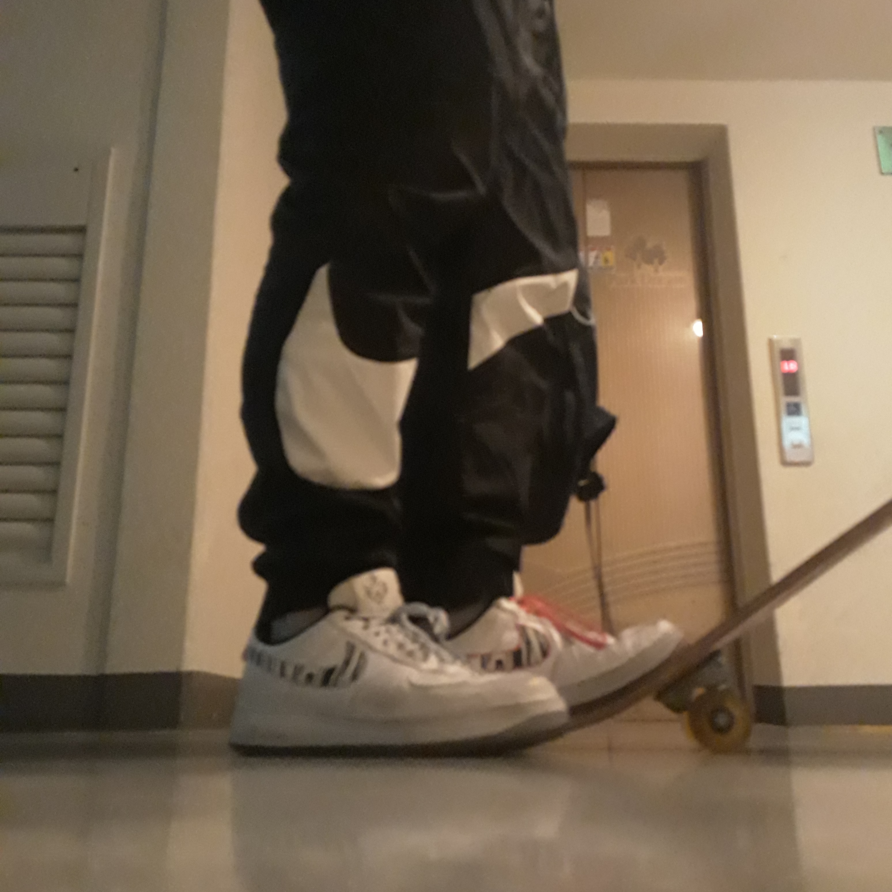Nike Air Force 1 Low White Tiger South Korea 2020 착용 스타일