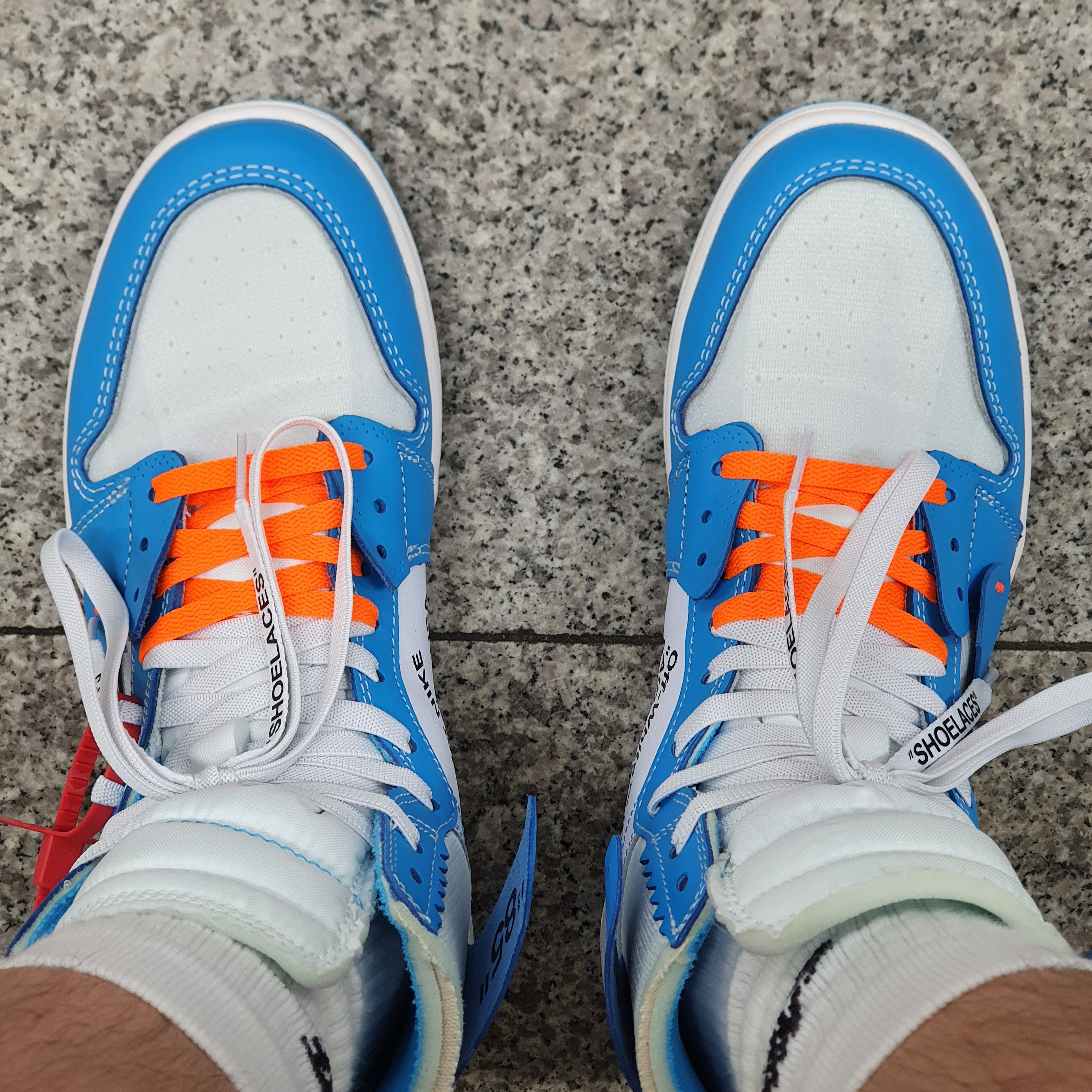 Jordan 1 x Off-White Retro High University Blue 착용 스타일 - 2
