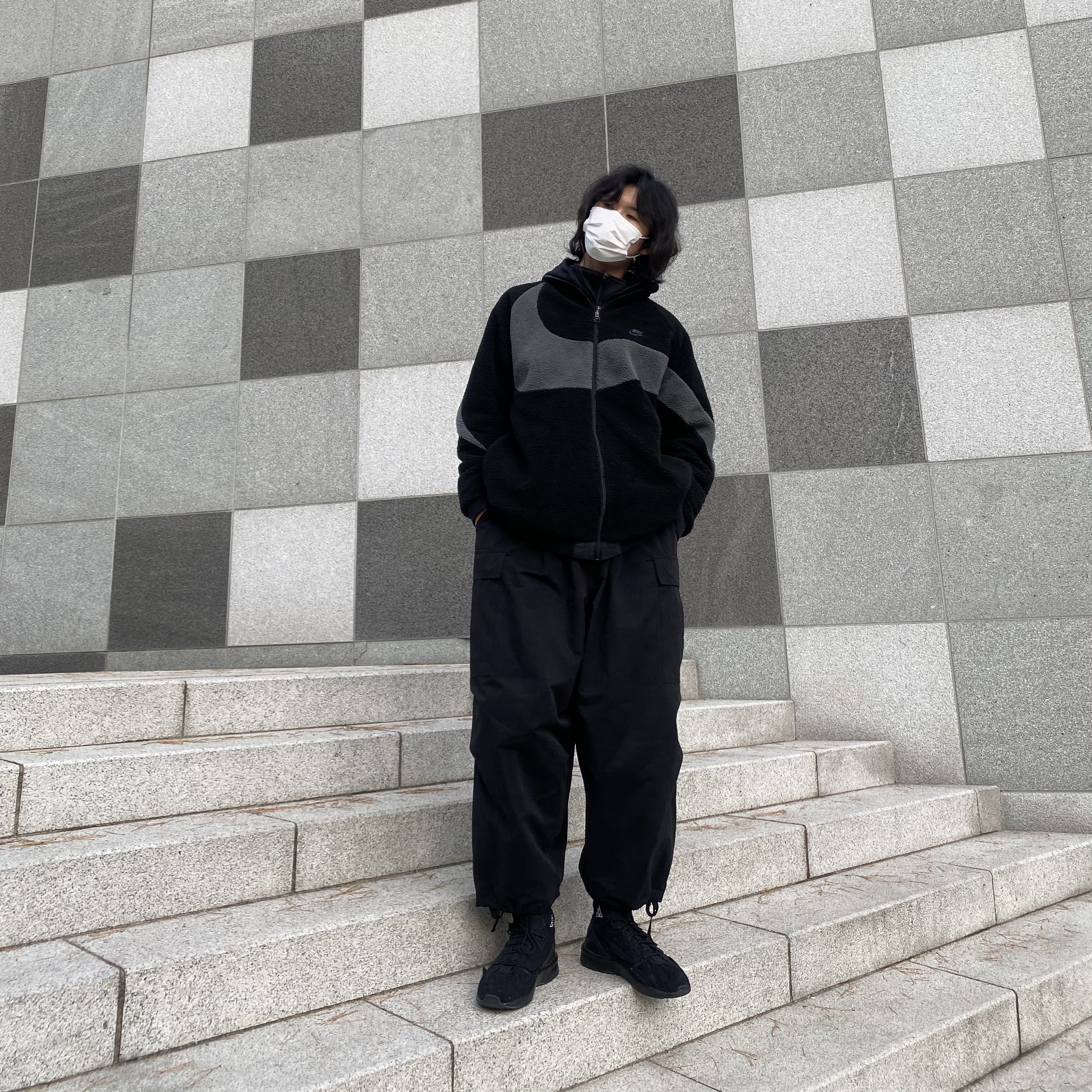 Nike x Comme des Garcons Homme Plus Air Mowabb Black 착용 스타일 - 3