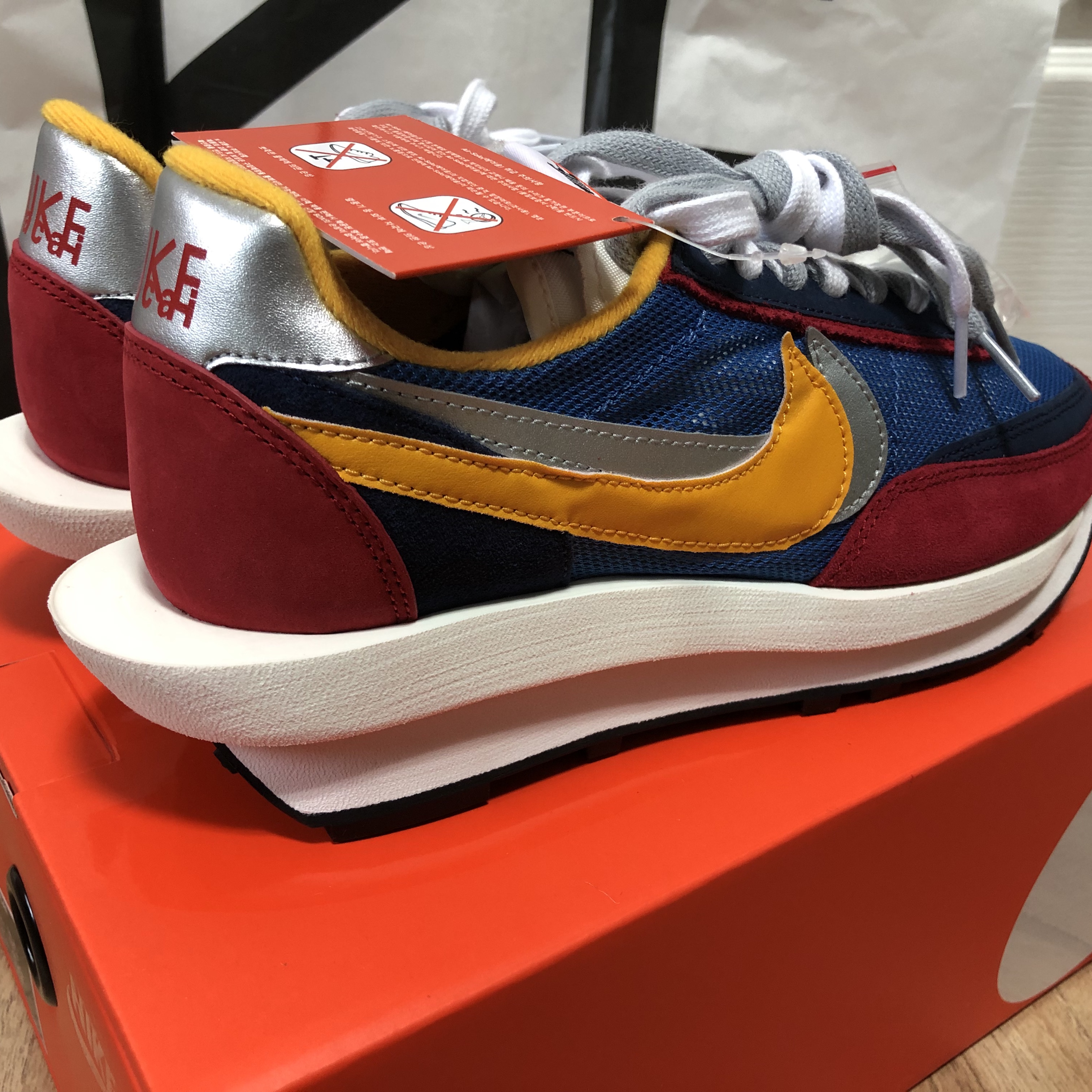 Nike x Sacai LDWaffle Blue Multi 착용 스타일 - 3