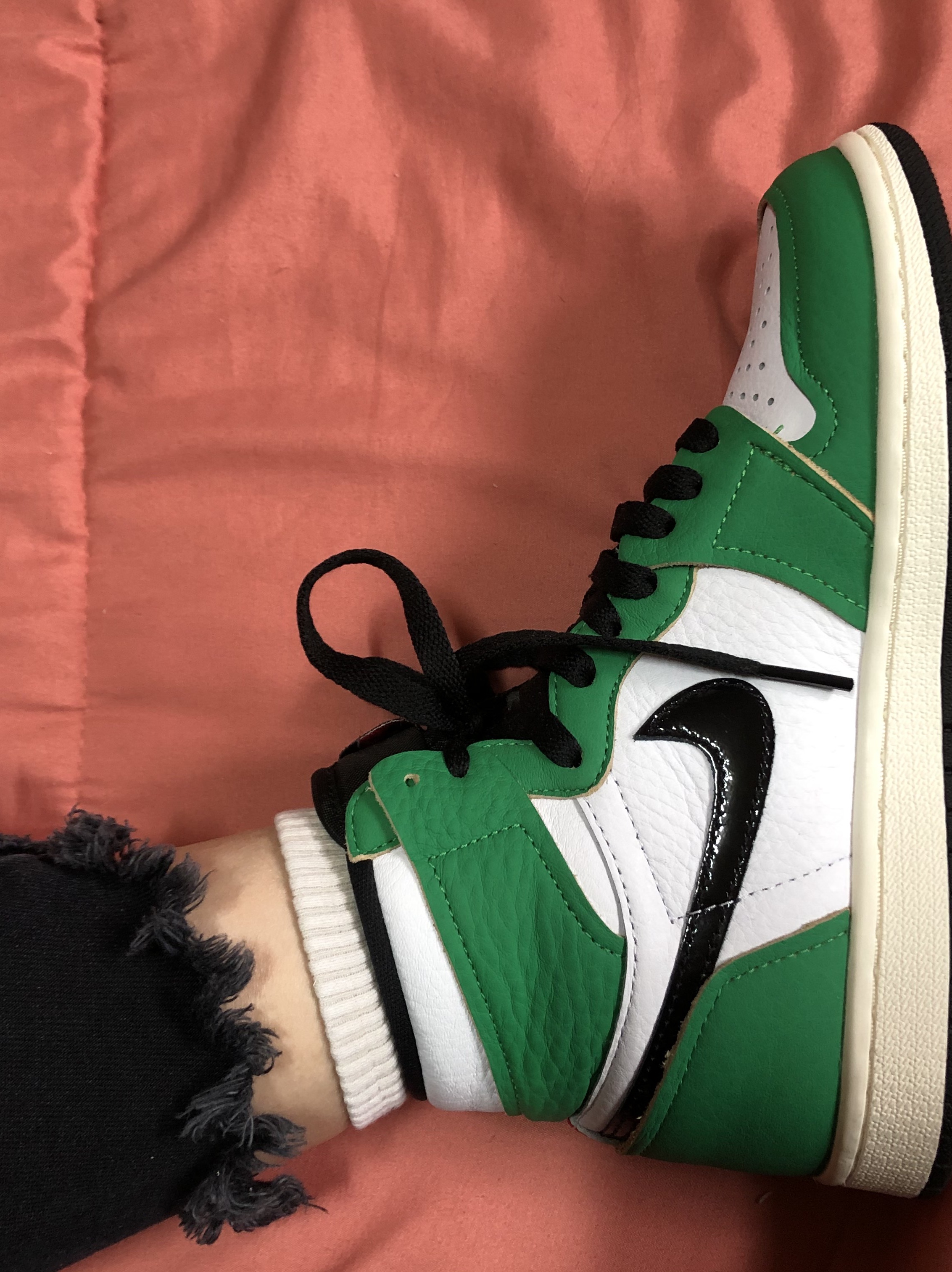 (W) Jordan 1 Retro High OG Lucky Green 착용 스타일 - 3