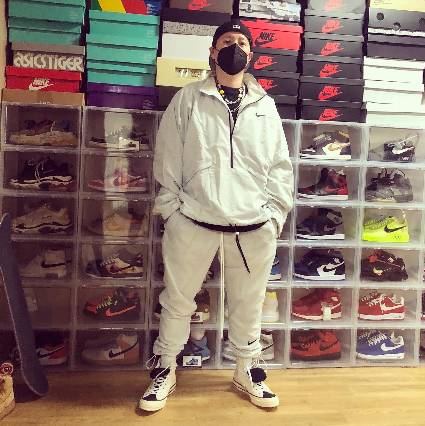 Converse x Fear of God Essentials Chuck 70 Hi Natural 2020 착용 스타일 - 1