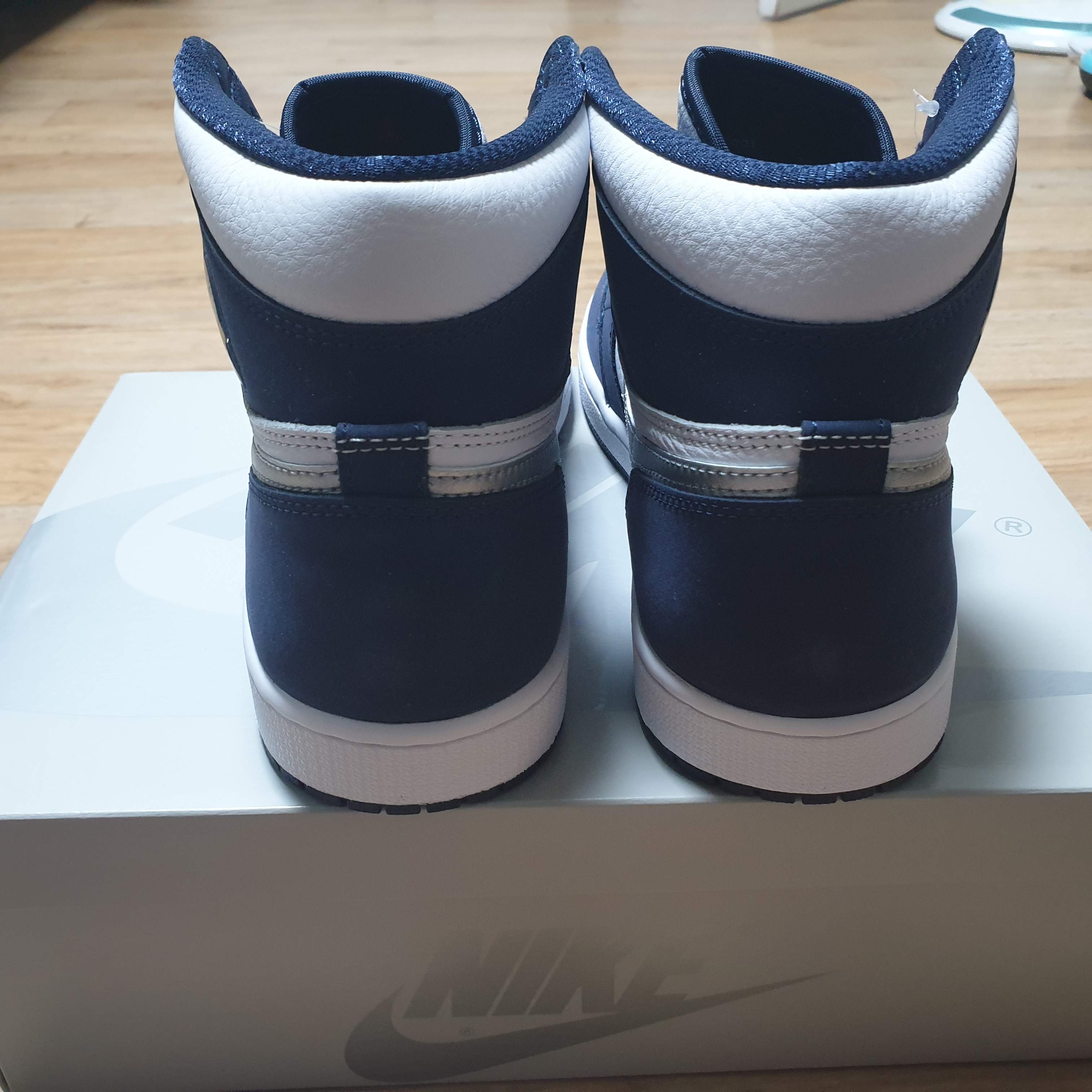 Jordan 1 Retro High OG CO.JP Midnight Navy 착용 스타일 - 3