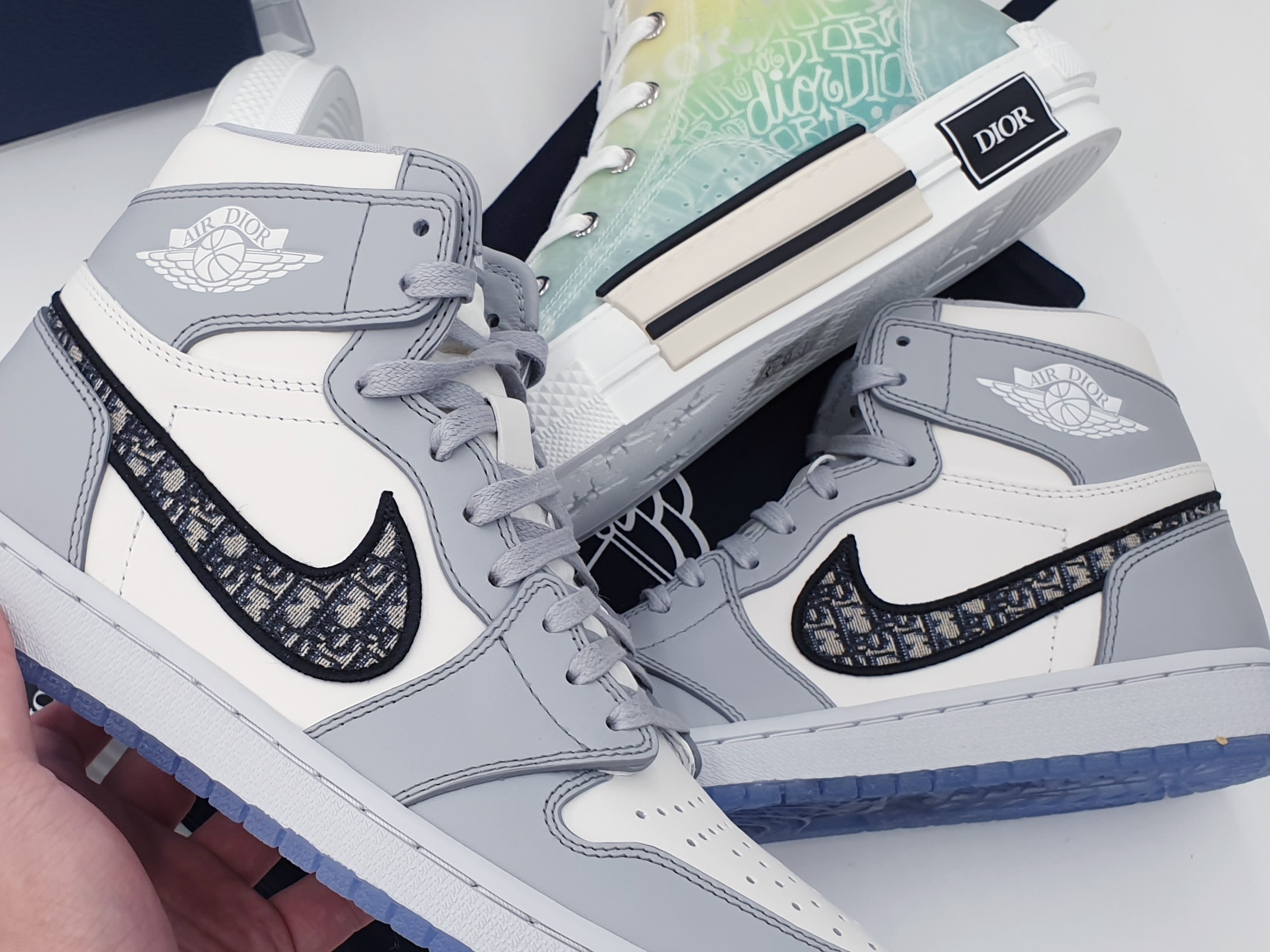 Jordan 1 x Dior High OG, Dior x Shawn B23 High Canvas Yellow Green 착용 스타일