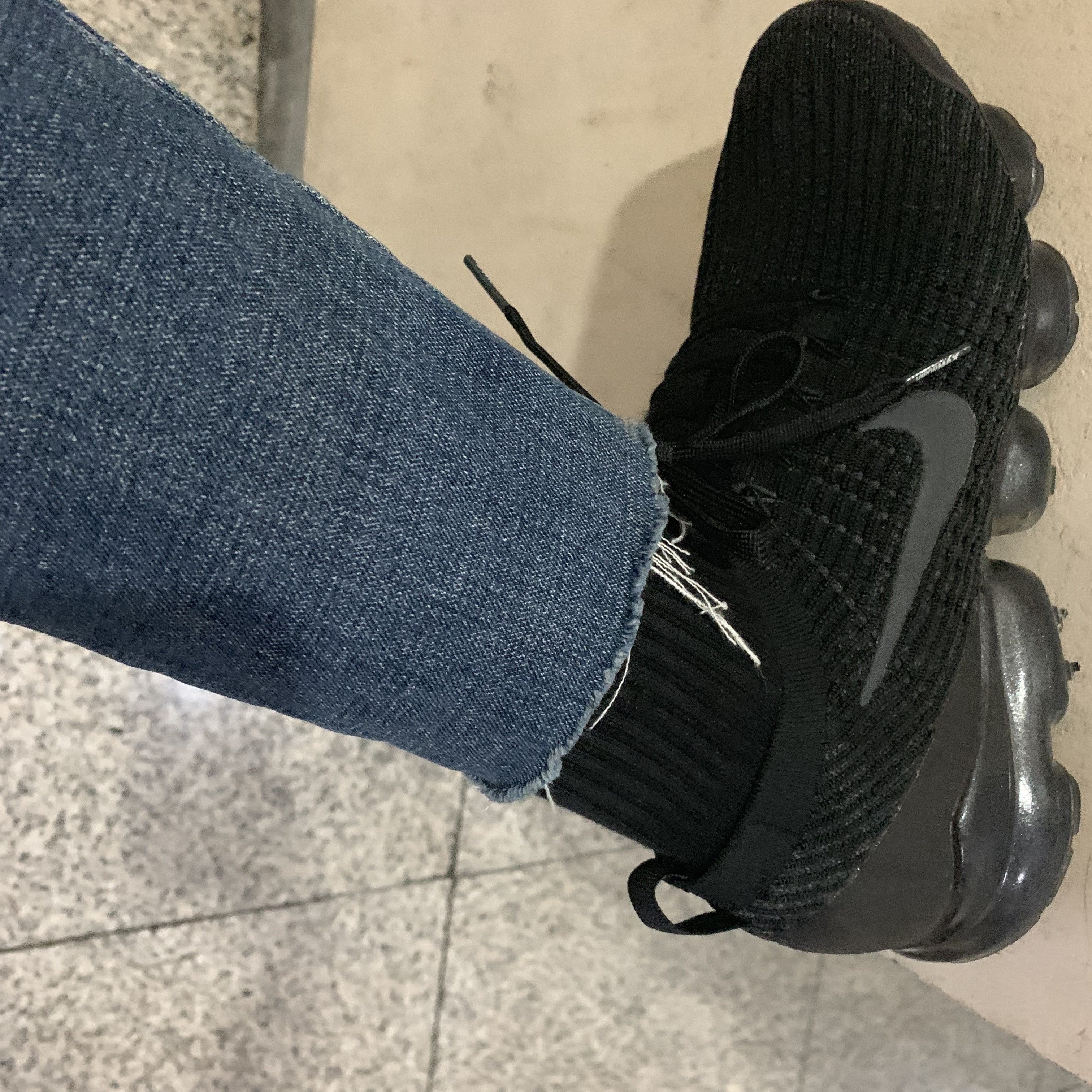 Nike Air VaporMax Flyknit 3.0 Triple Black 착용 스타일 - 1