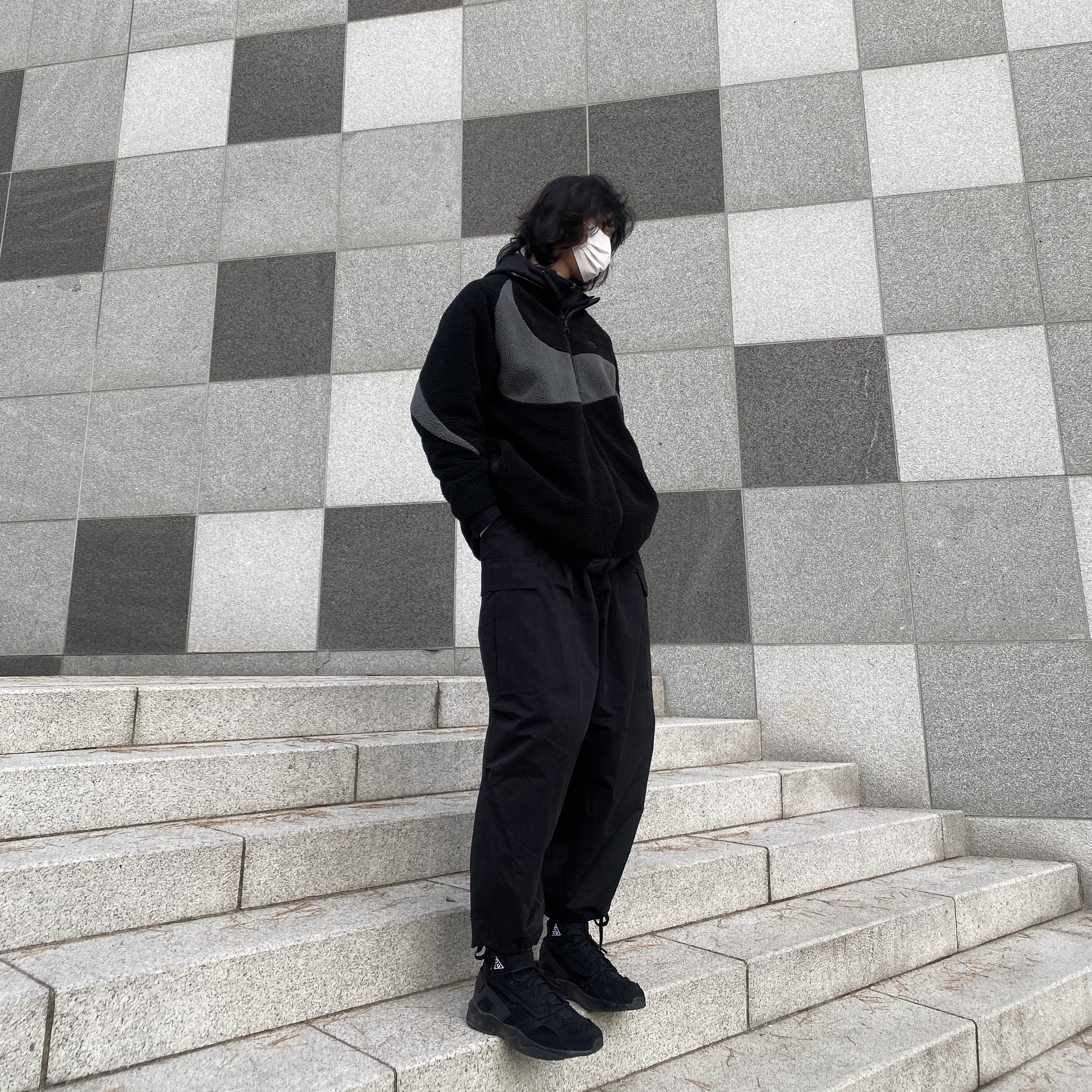 Nike x Comme des Garcons Homme Plus Air Mowabb Black 착용 스타일 - 2