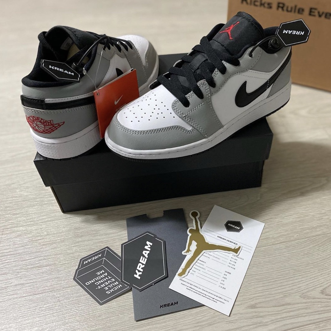 Jordan 1 Low Light Smoke Grey, Jordan 4 Retro Cool Grey 2019 착용 스타일 - 1