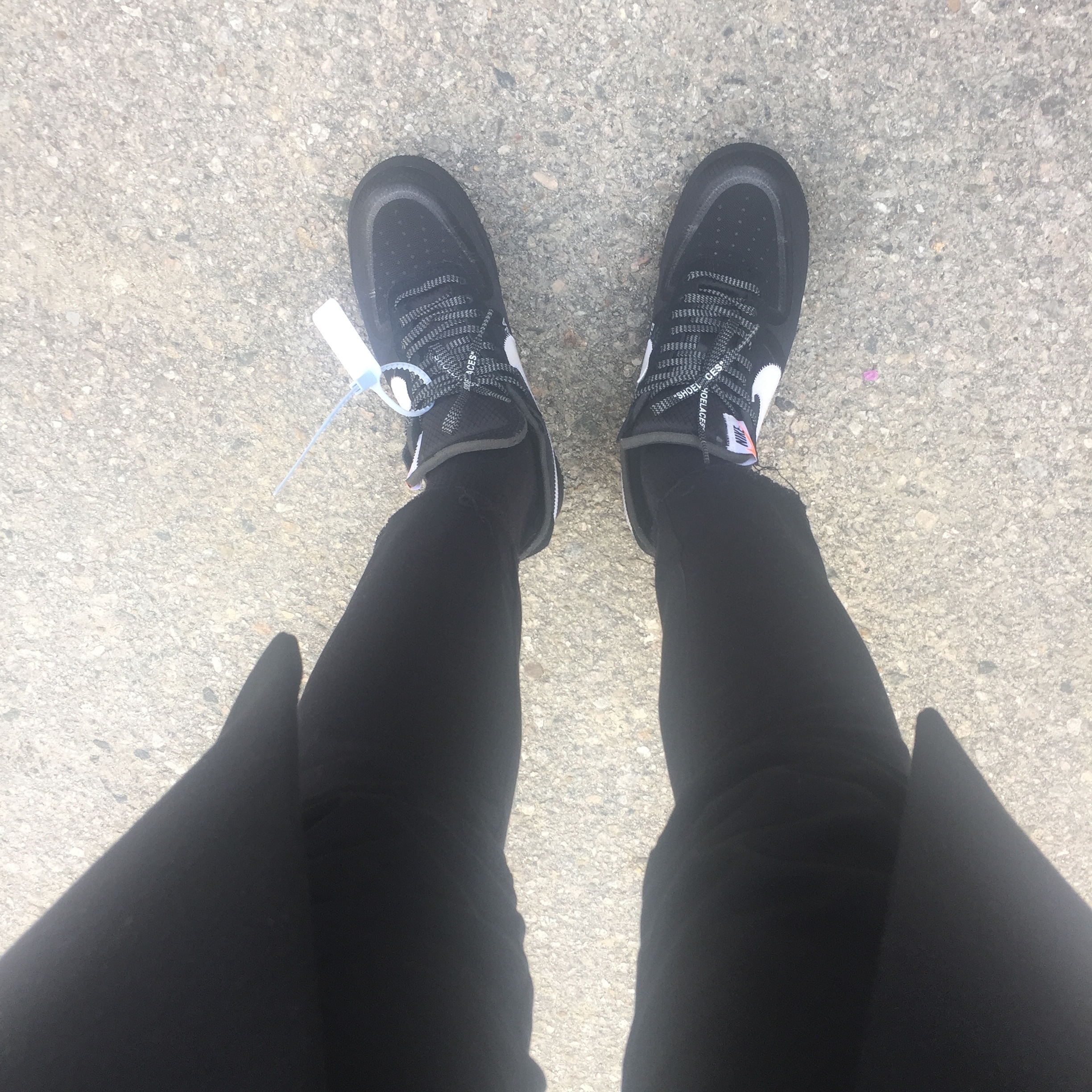 Nike x Off-White Air Force 1 Low Black White 착용 스타일