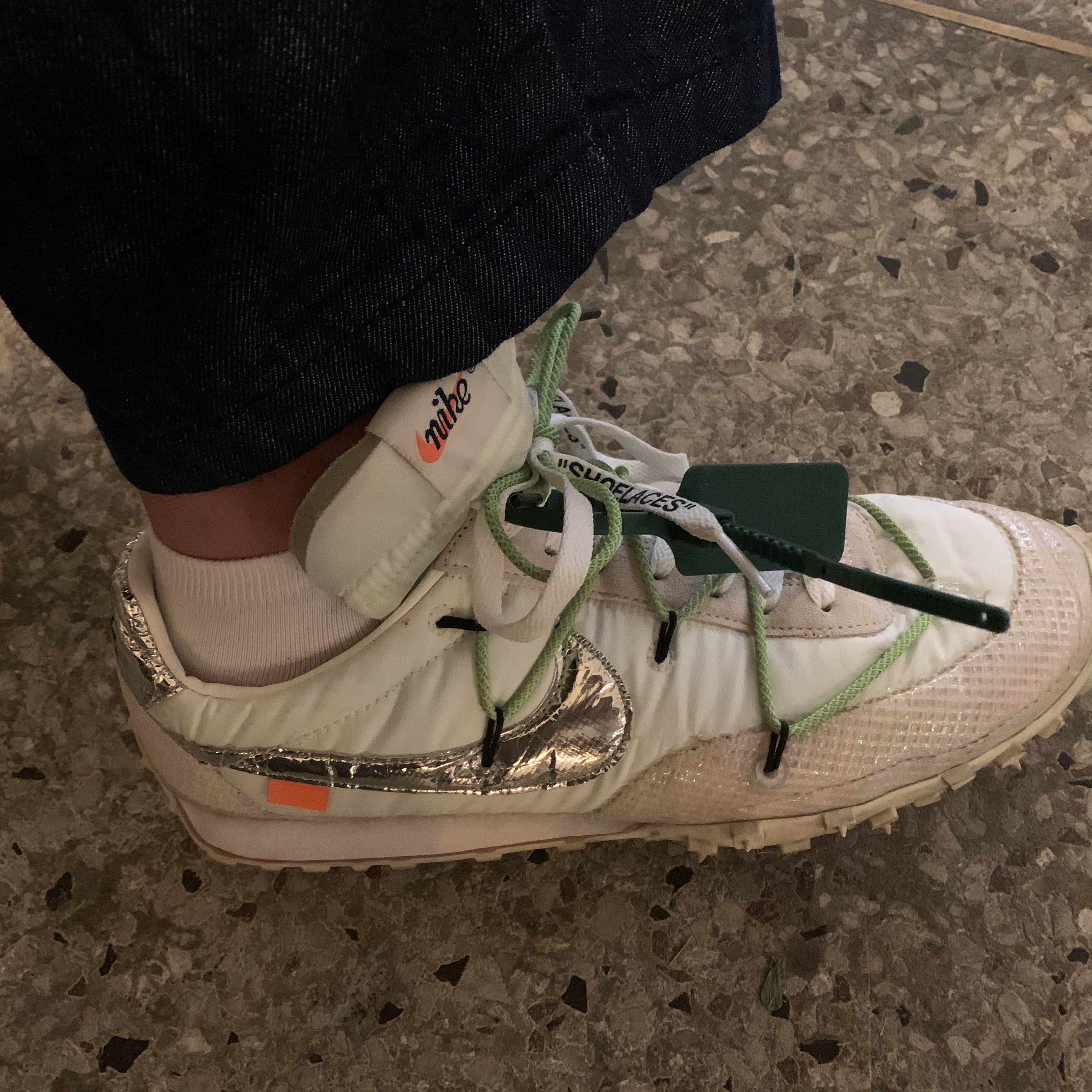 (W) Nike x Off-White Waffle Racer White 착용 스타일