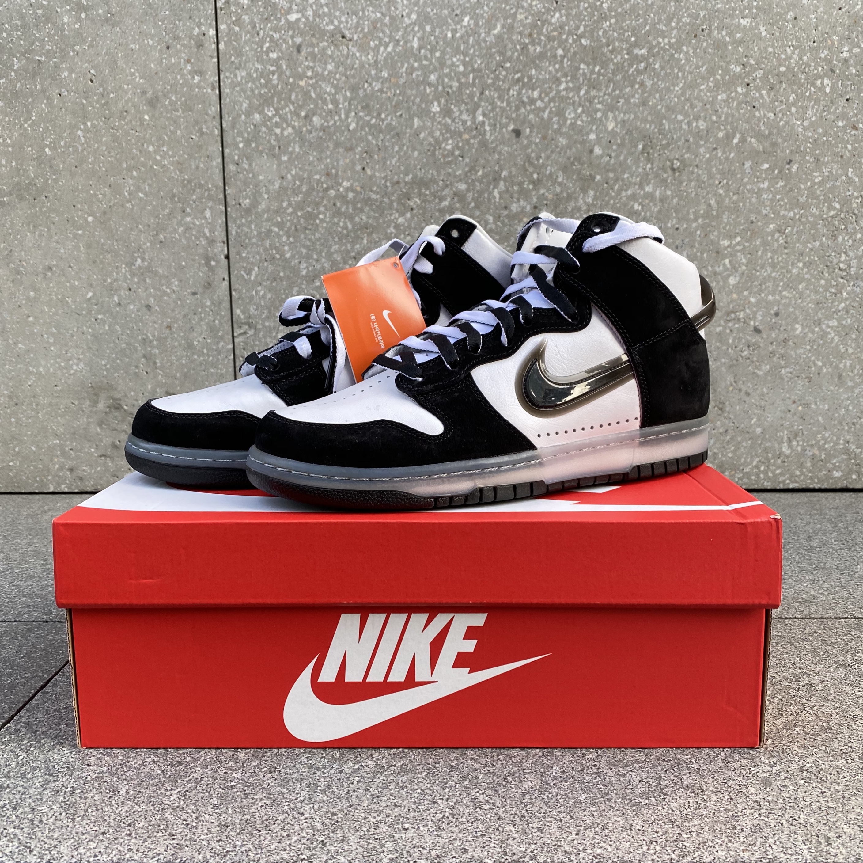 Nike x Slam Jam Dunk High SP Clear Black 착용 스타일