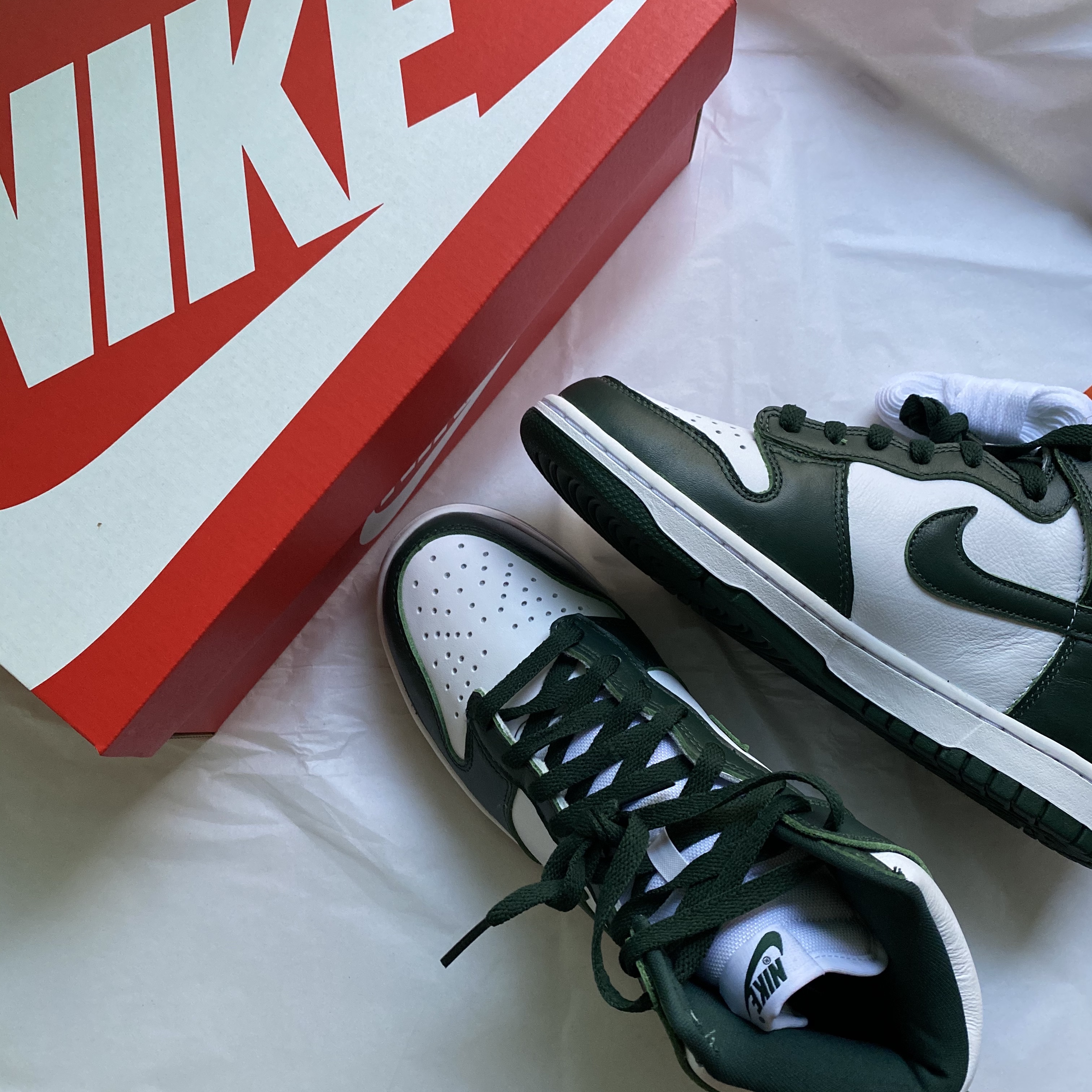 Nike Dunk High SP Spartan Green 착용 스타일