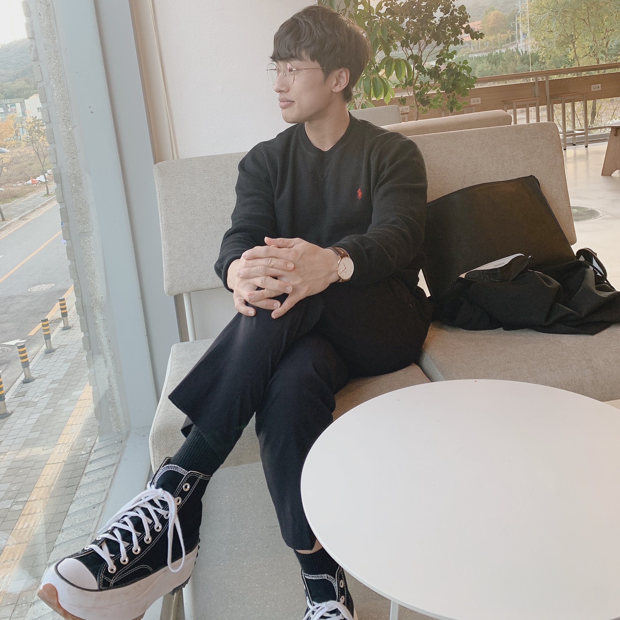 Converse Run Star Hike Hi Black White Gum 착용 스타일 - 2