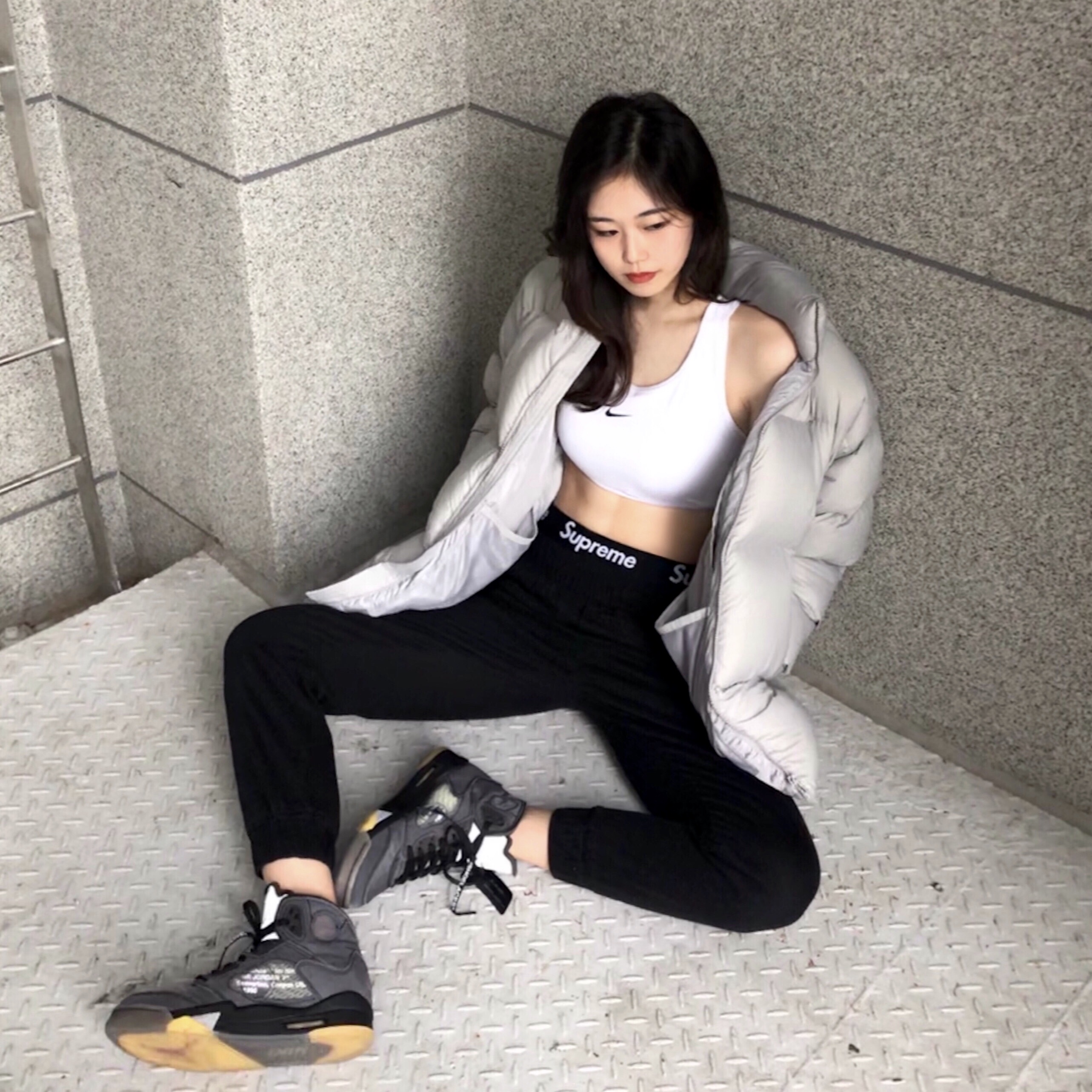 Jordan 5 x Off-White Retro SP Black Muslin, Supreme Hanes Boxer Briefs Black (4 Pack) 착용 스타일