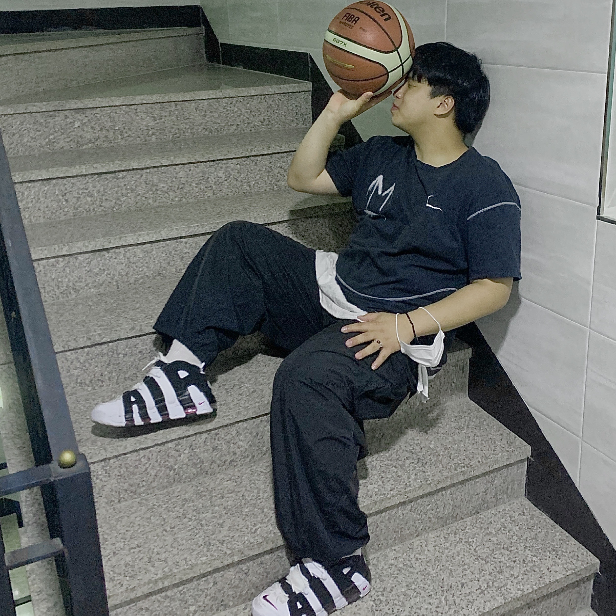 Nike Air More Uptempo Scottie Pippen 착용 스타일