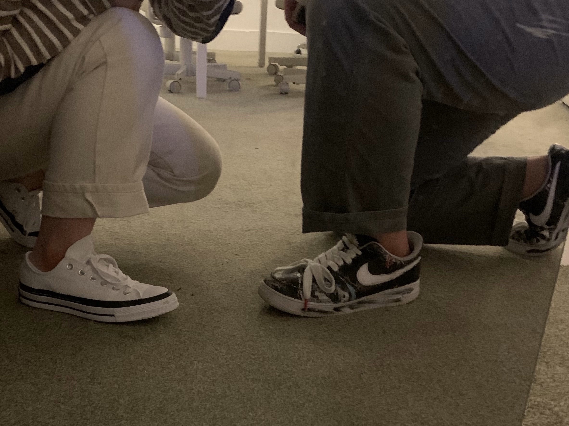 Nike x Peaceminusone Air Force 1 Low Para-Noise, Converse x Moncler x Fragment Chuck 70 Ox White 착용 스타일