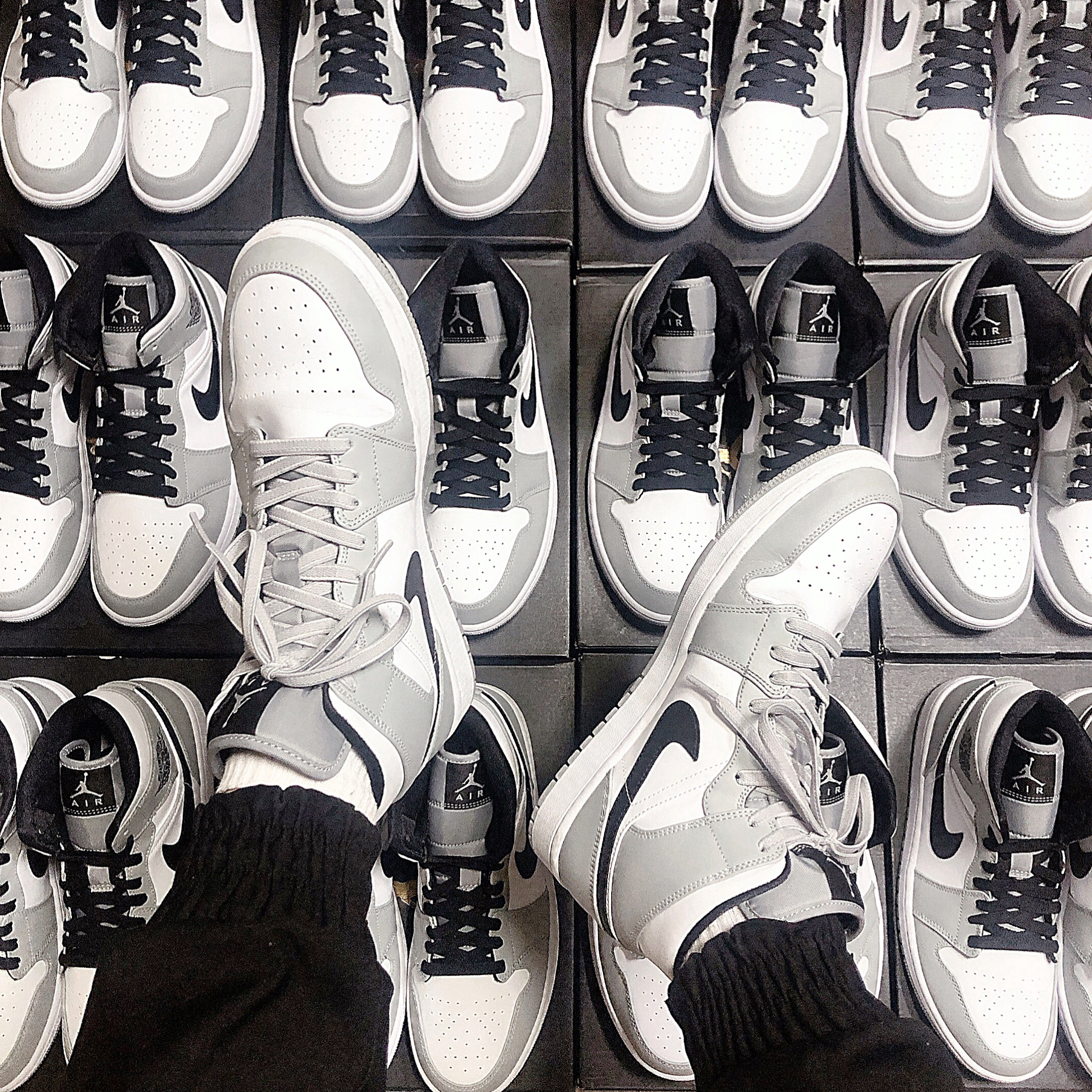 Jordan 1 Mid Light Smoke Grey 착용 스타일
