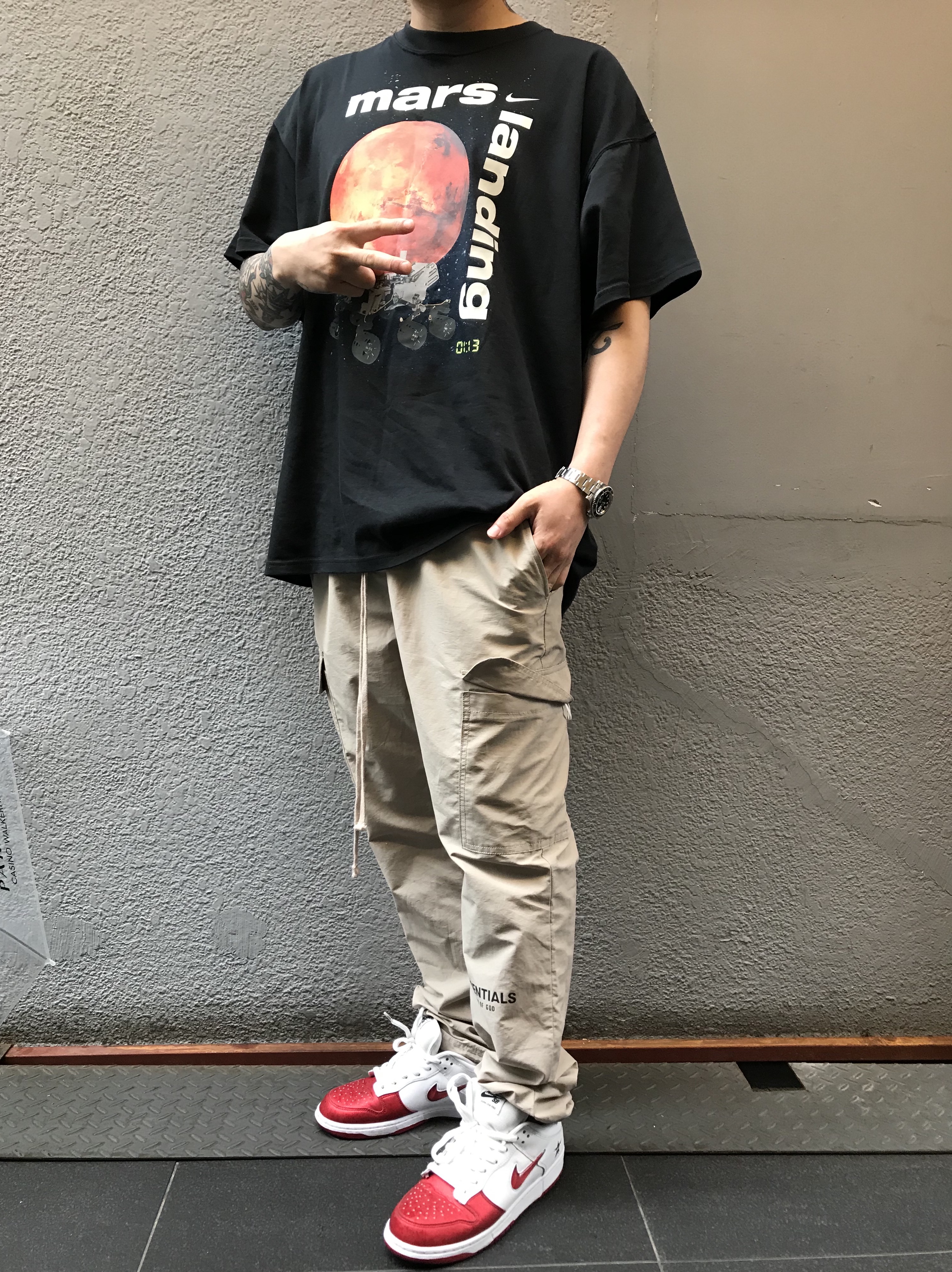 Nike x Supreme SB Dunk Low Jewel Swoosh Red 착용 스타일