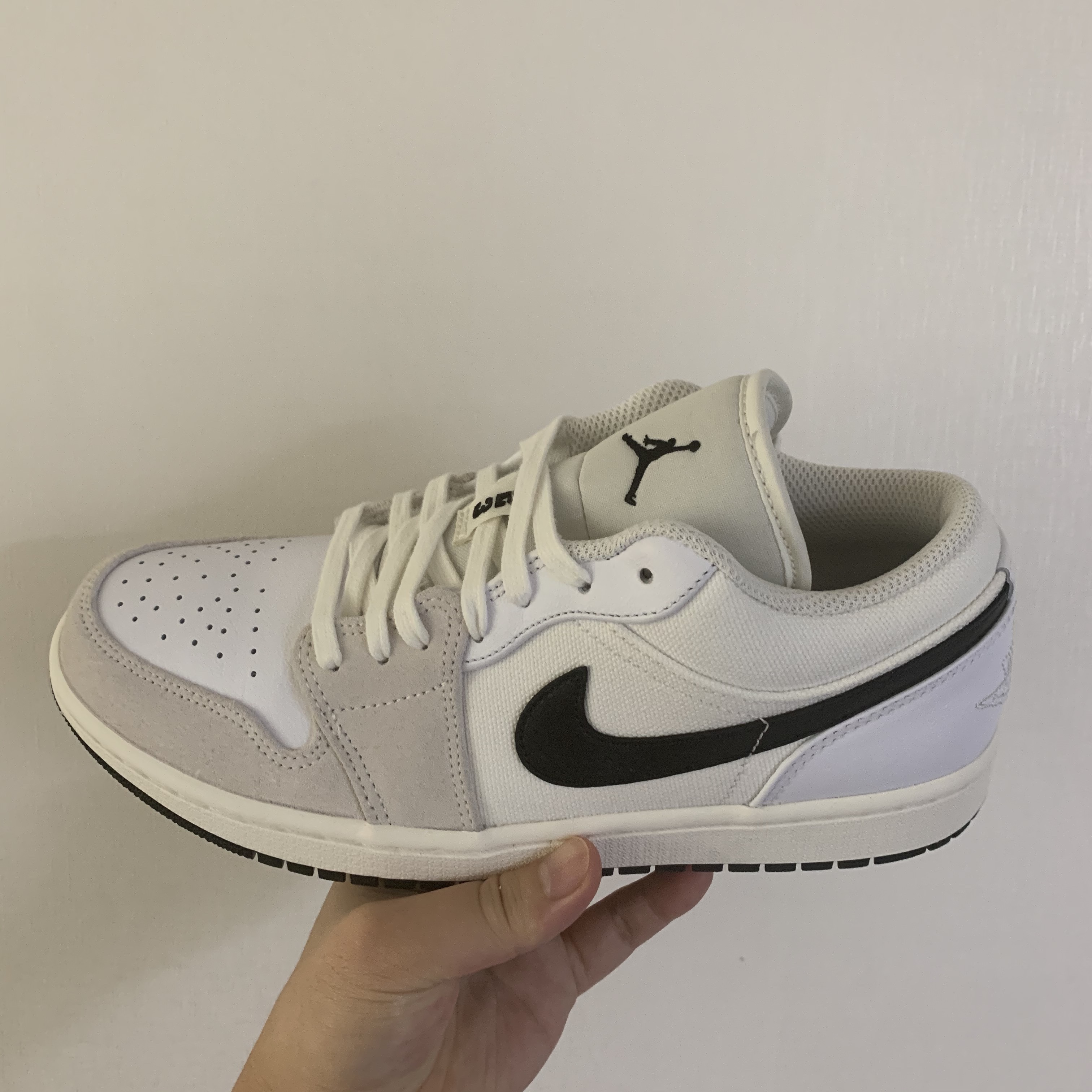 Jordan 1 Low Astrograbber 착용 스타일