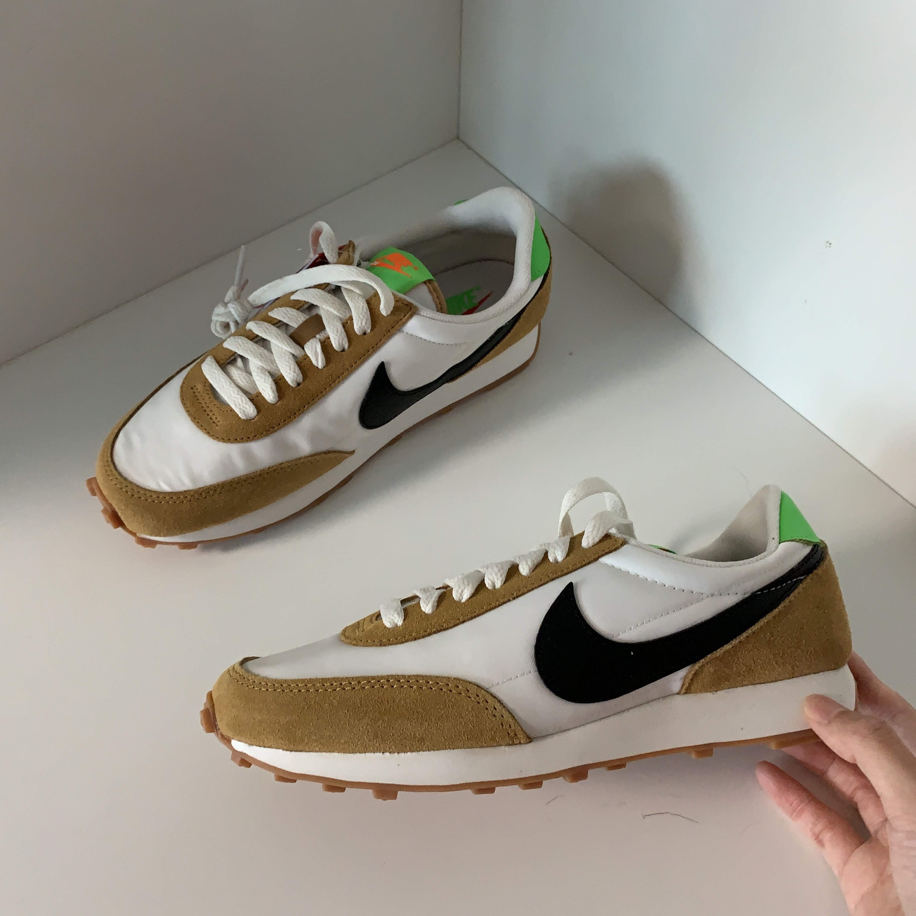 (W) Nike Daybreak Wheat 착용 스타일