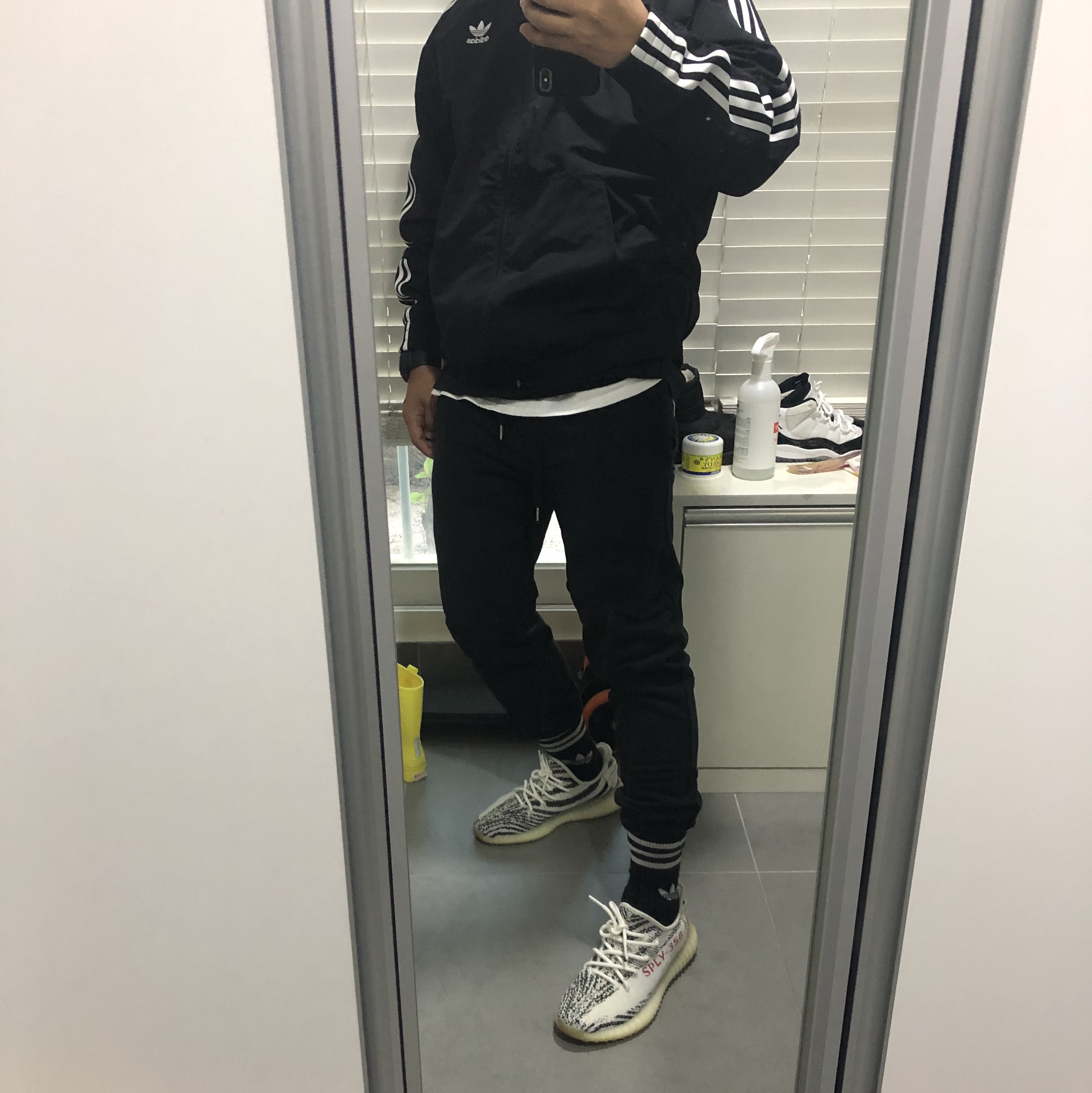 Adidas Yeezy Boost 350 V2 Zebra 2017/2019/2020 착용 스타일