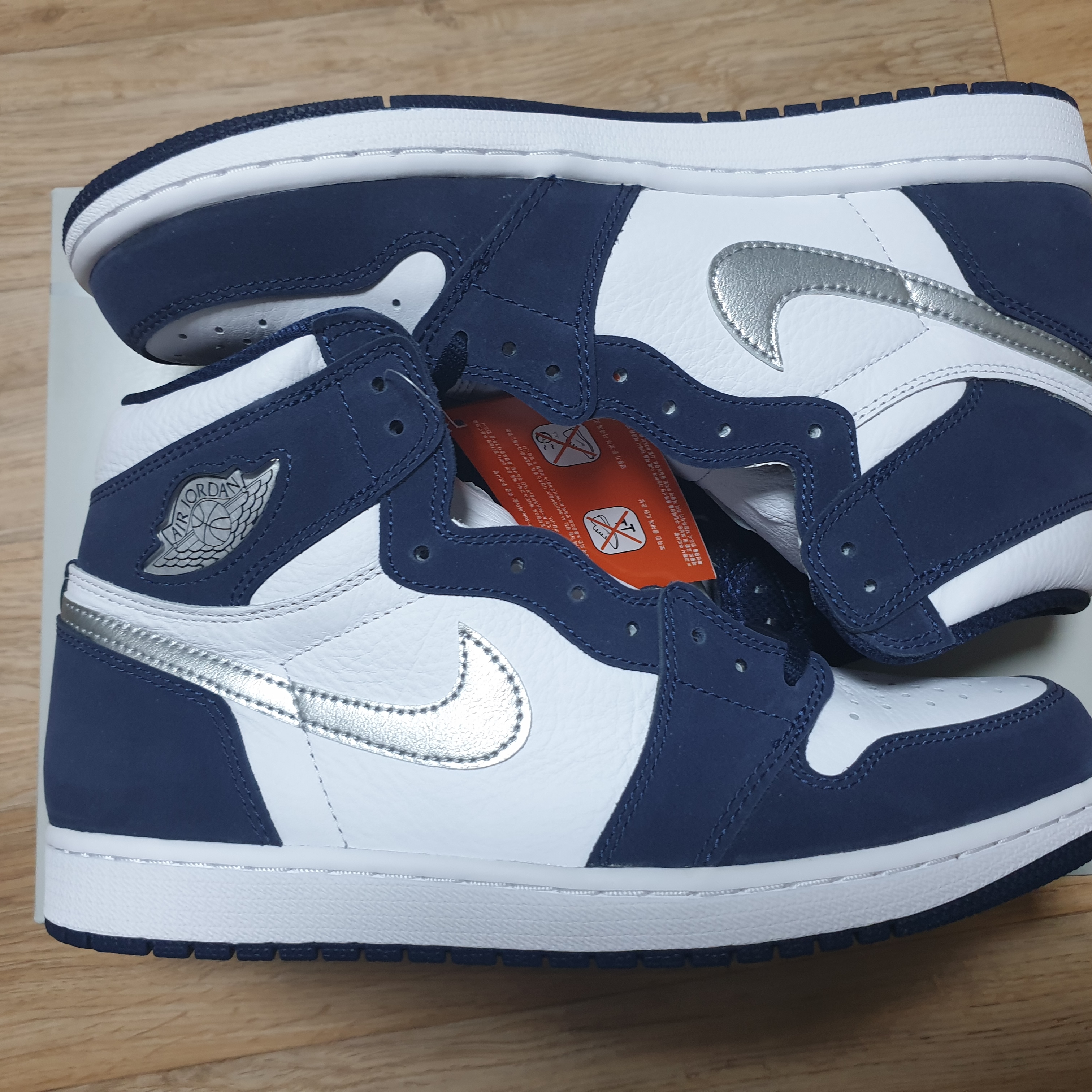 Jordan 1 Retro High OG CO.JP Midnight Navy 착용 스타일 - 1