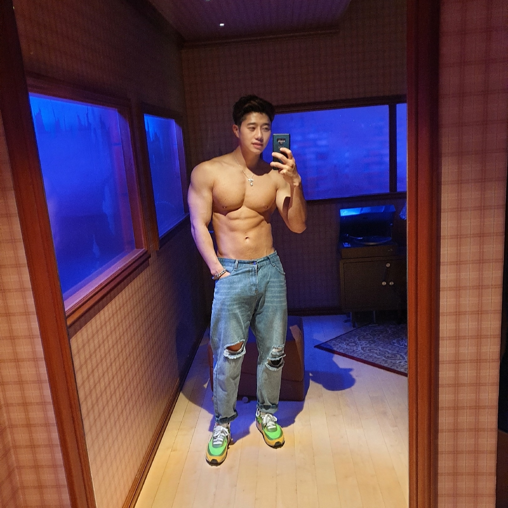 Nike x Sacai LDWaffle Green Multi 착용 스타일