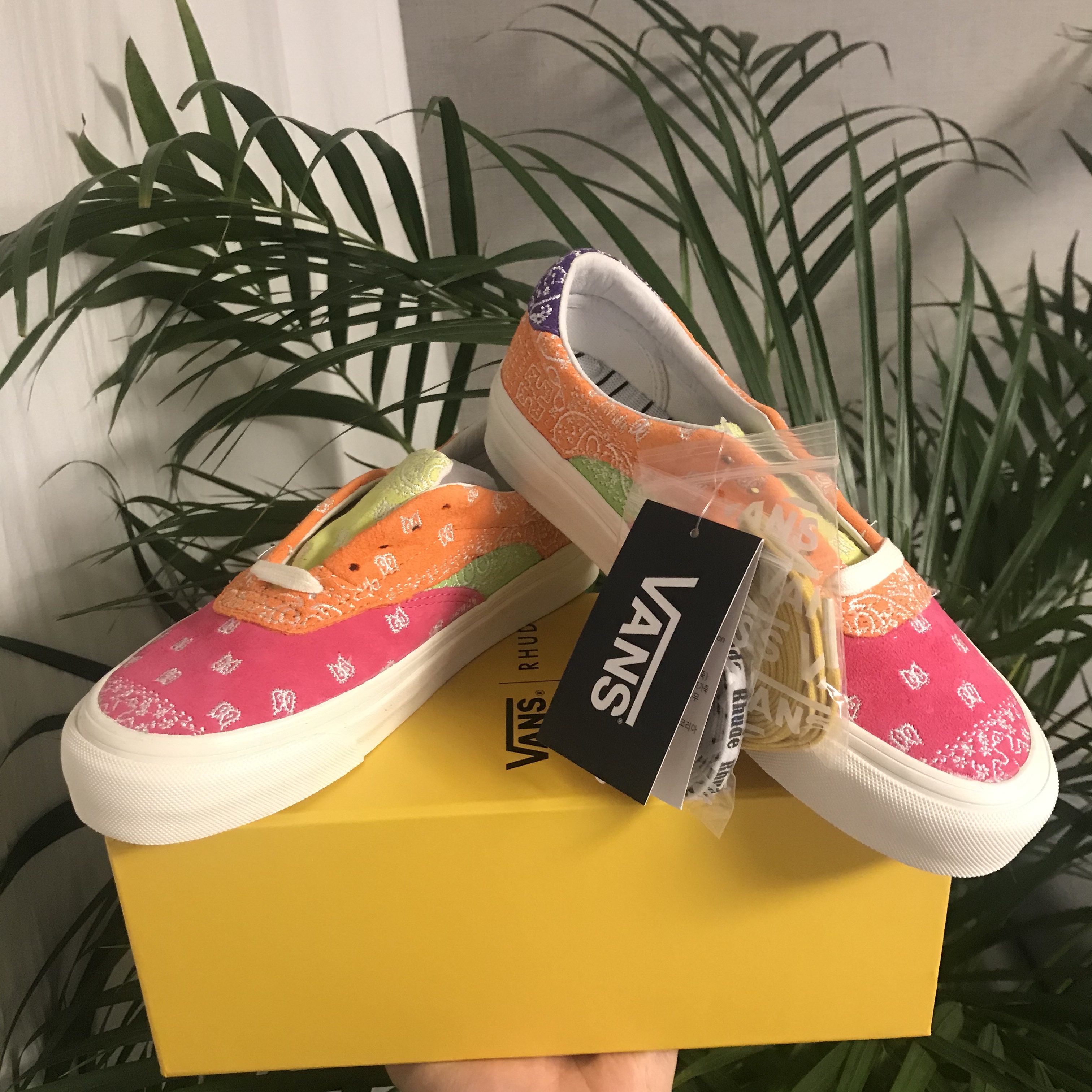 Vans x Rhude Acer NI SP Bandana Neon 착용 스타일