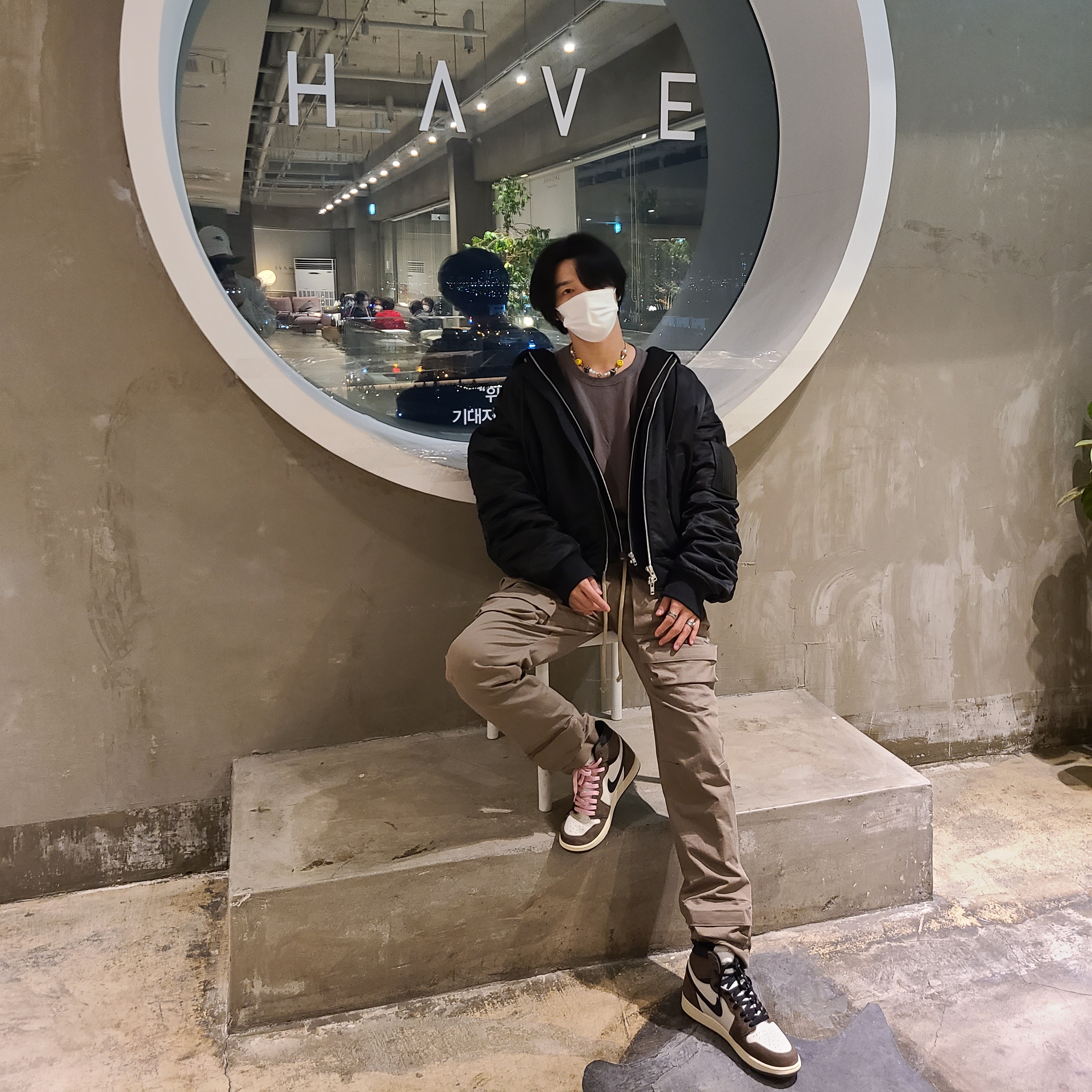 Jordan 1 x Travis Scott Retro High OG SP Mocha 착용 스타일