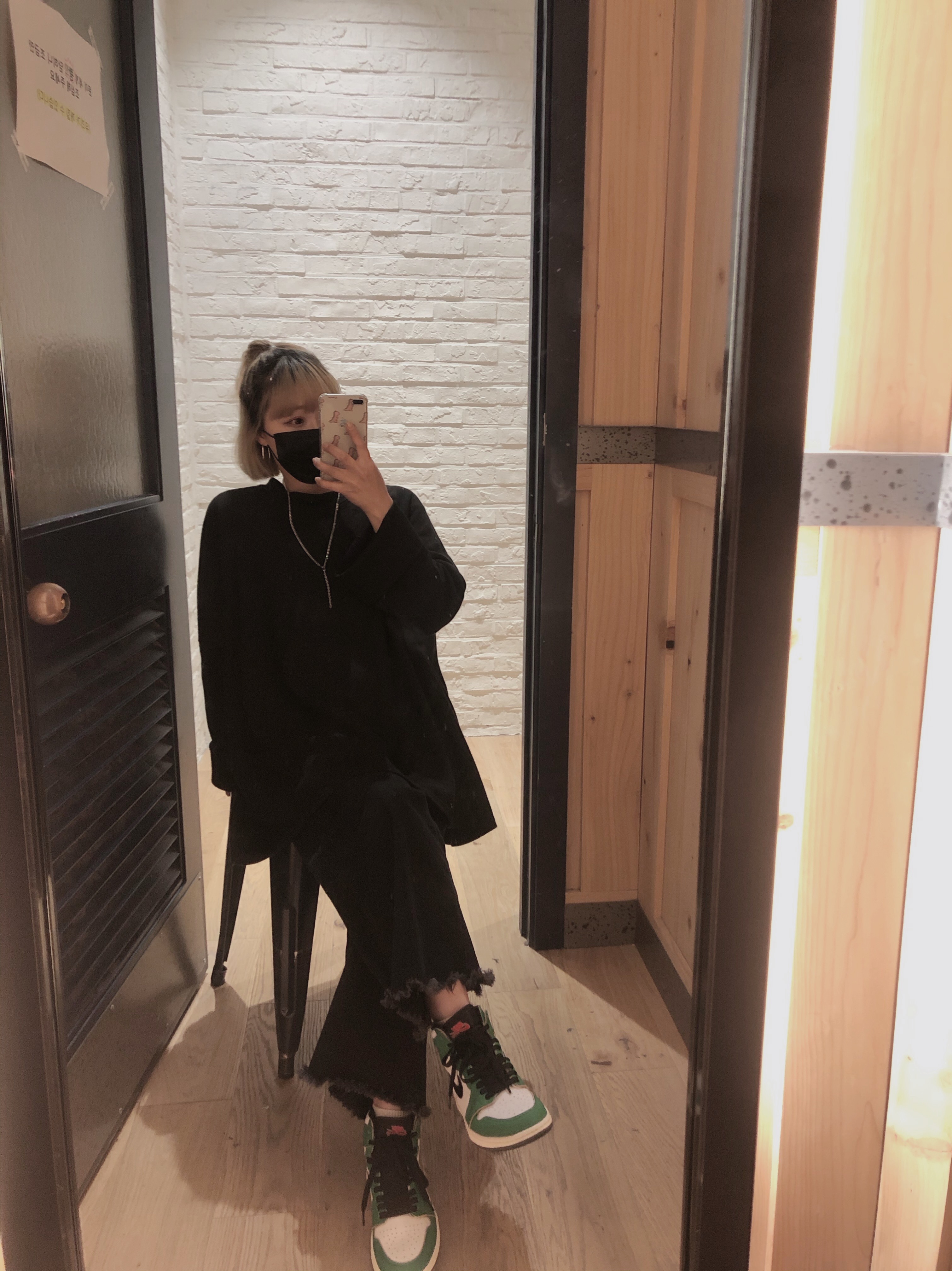 (W) Jordan 1 Retro High OG Lucky Green 착용 스타일 - 1