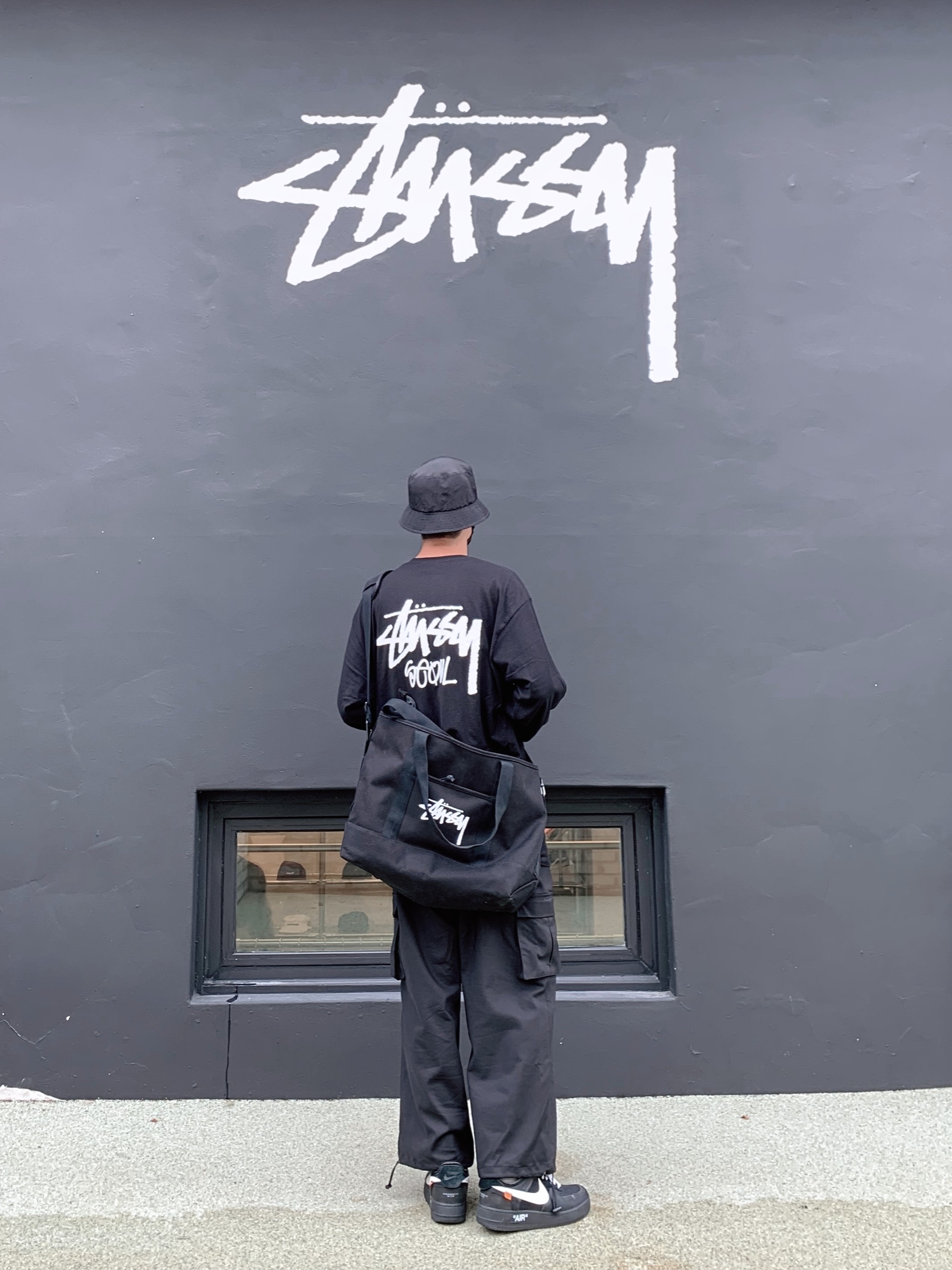 Nike x Off-White Air Force 1 Low Black White, Nike x Stussy Tote Bag 착용 스타일