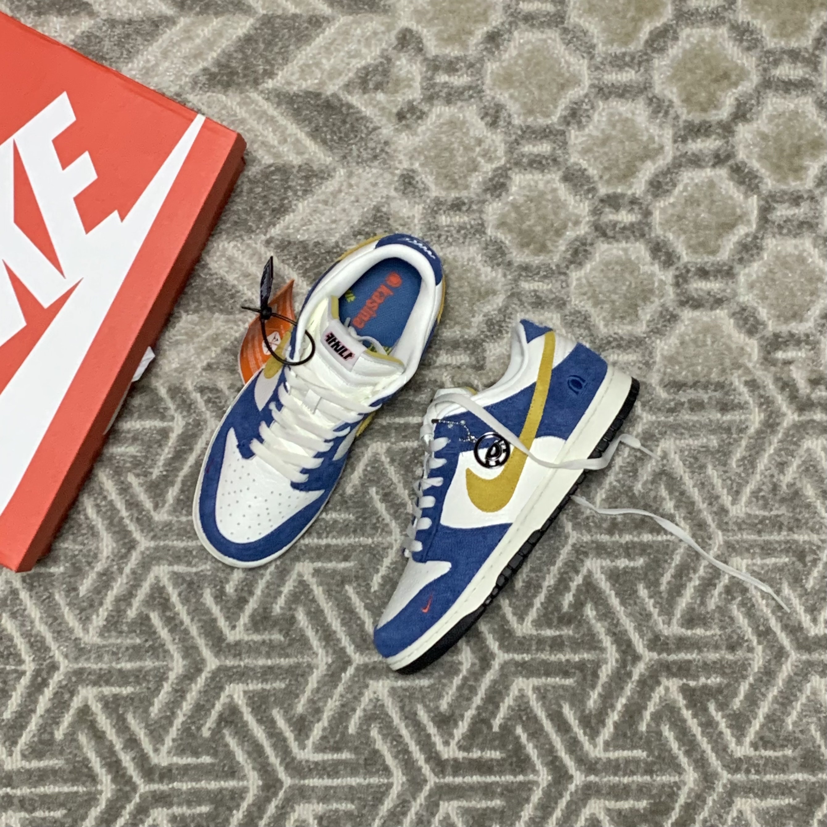 Nike x Kasina Dunk Low 80's Bus 착용 스타일