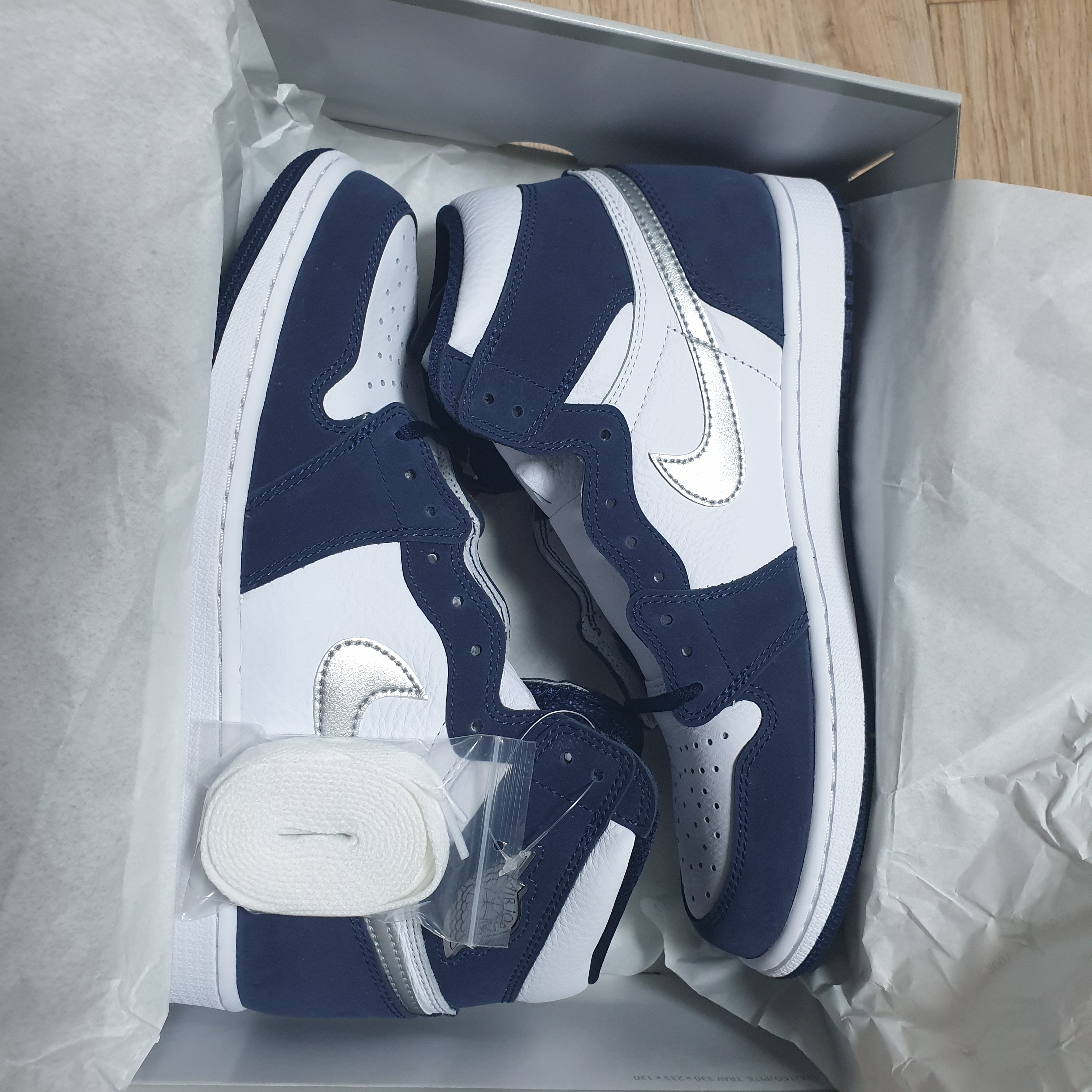 Jordan 1 Retro High OG CO.JP Midnight Navy 착용 스타일 - 4