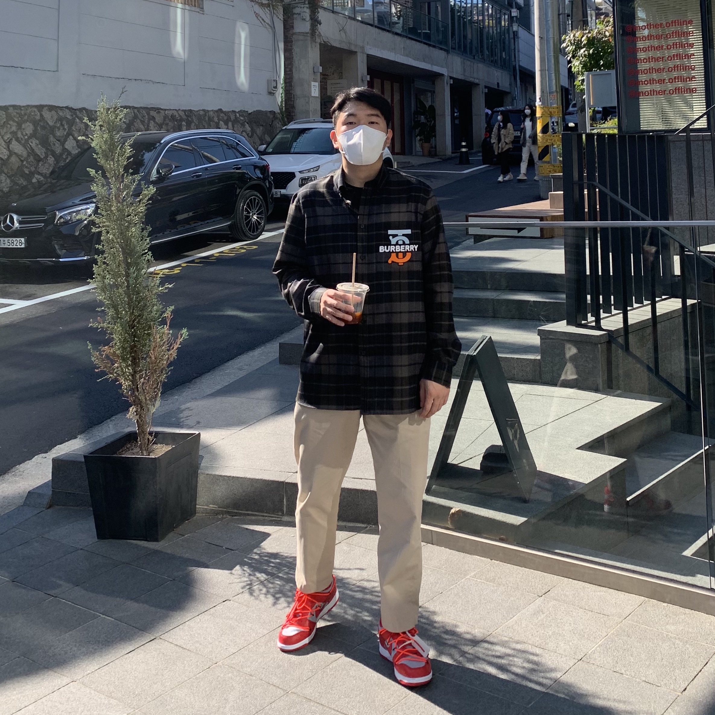 Nike x Off-White Dunk Low University Red 착용 스타일