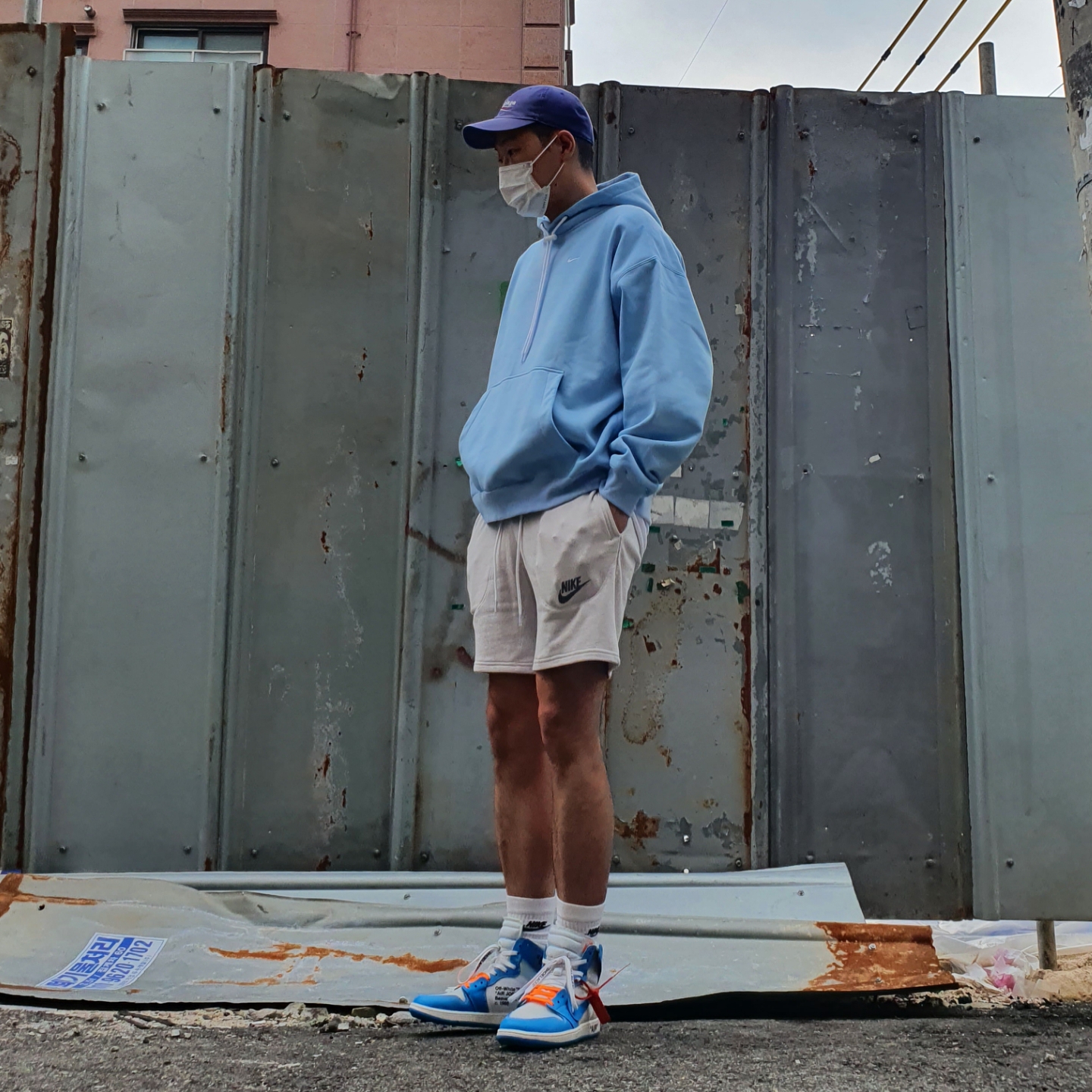 Jordan 1 x Off-White Retro High University Blue 착용 스타일 - 1