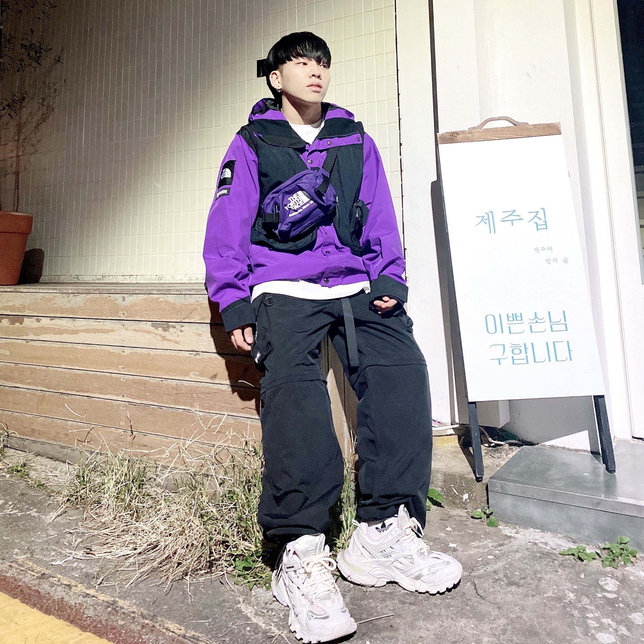 Balenciaga Track.2 Sneakers White 착용 스타일 - 2