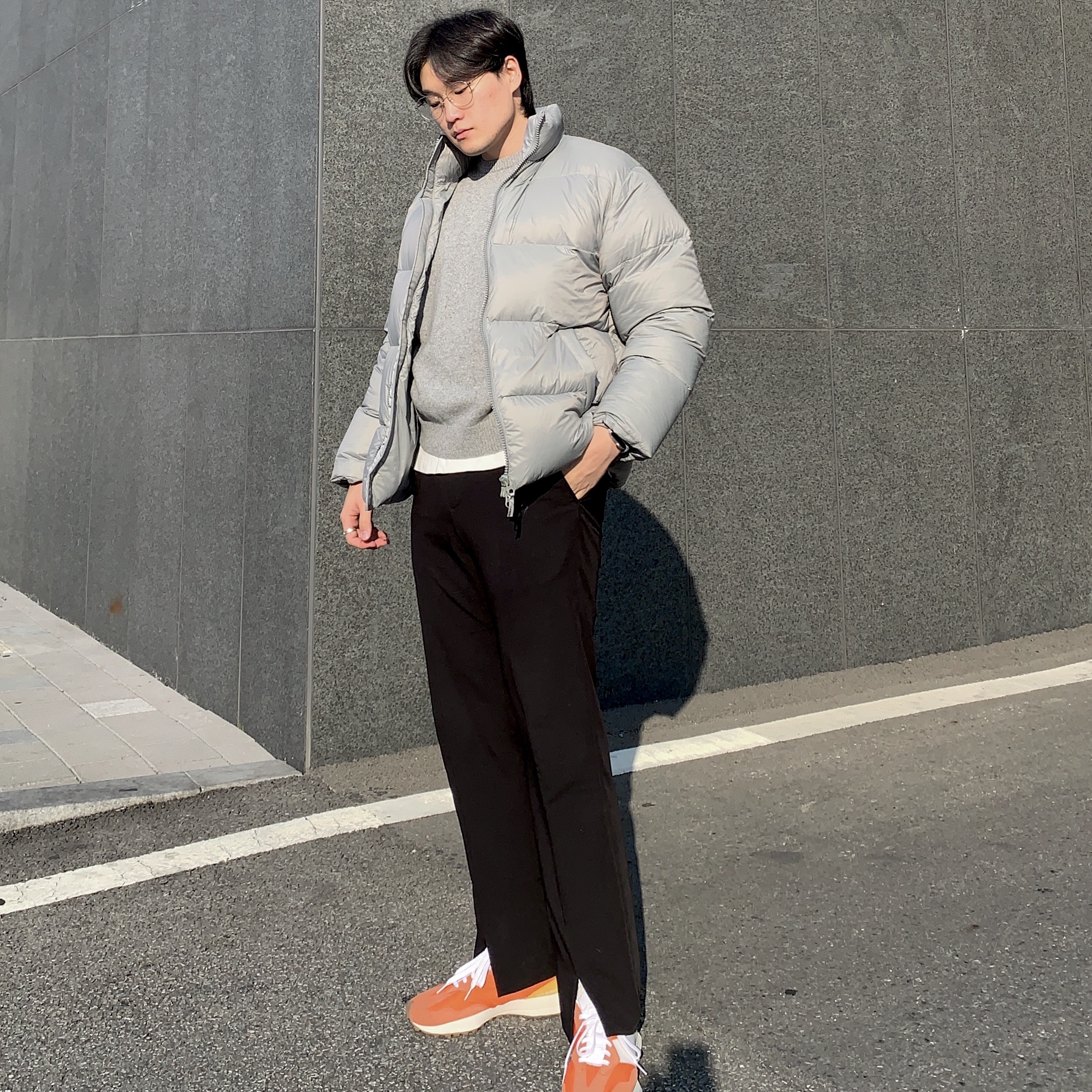 New Balance 327 Orange 착용 스타일 - 1