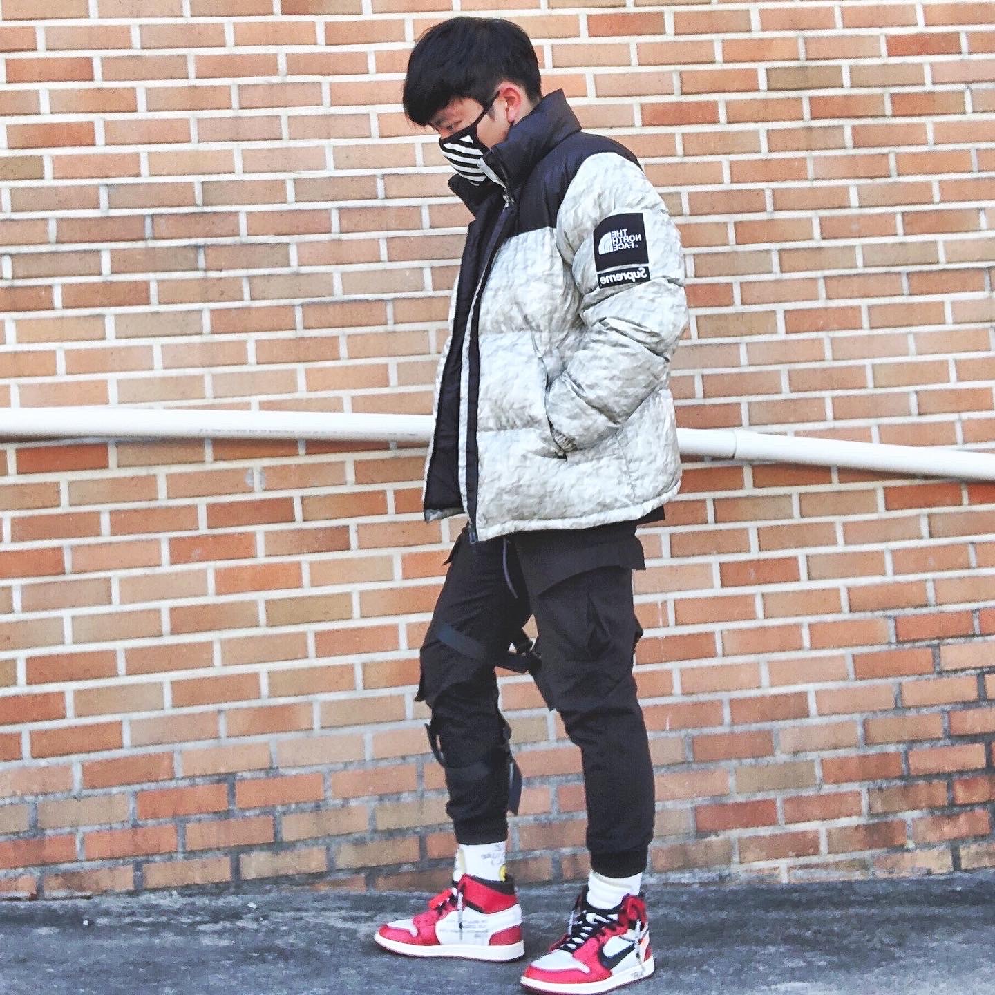 Jordan 1 x Off-White Retro High Chicago The Ten 착용 스타일 - 2