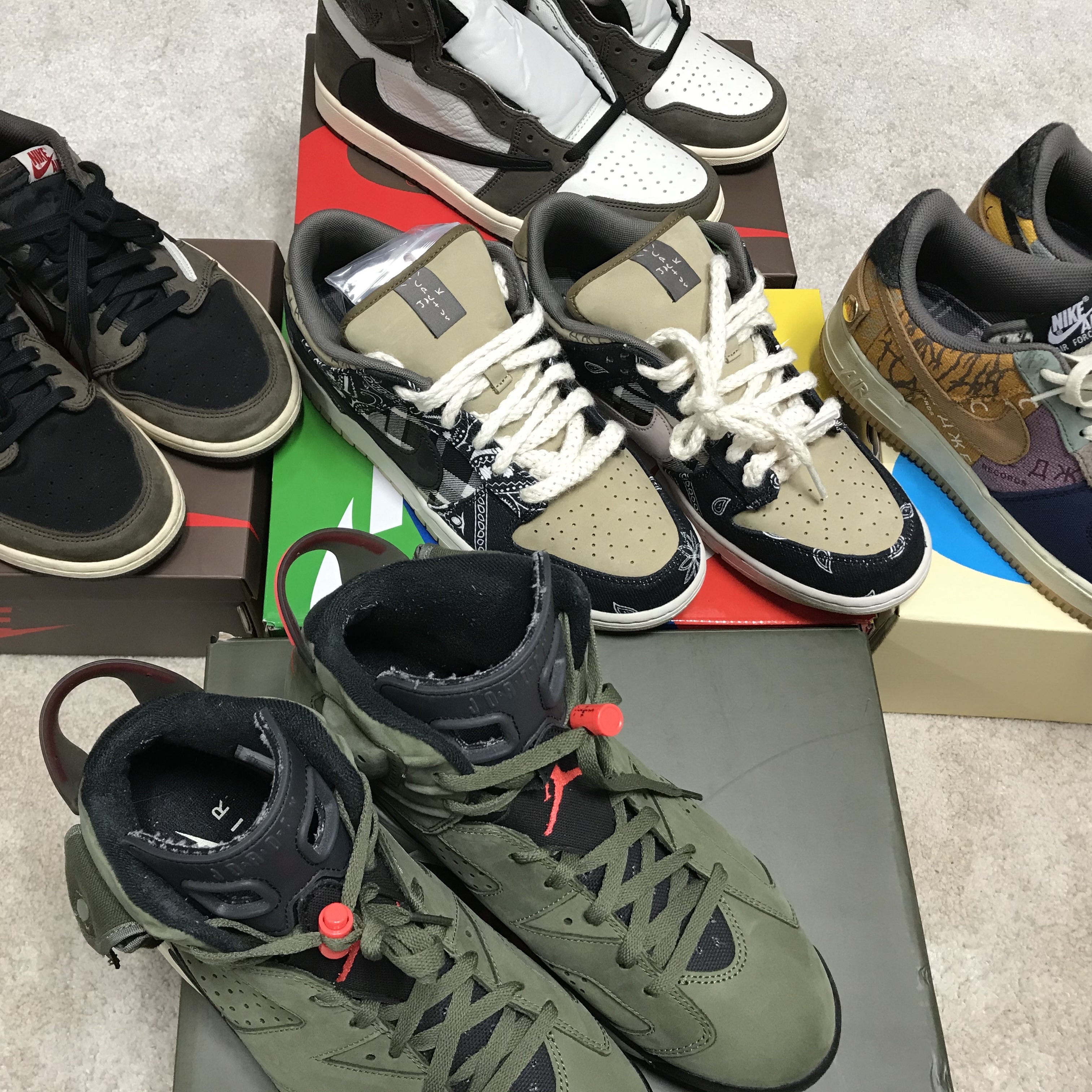 Jordan 1 x Travis Scott Retro High OG SP Mocha, Jordan 1 x Travis Scott Retro Low OG SP Mocha 착용 스타일 - 1