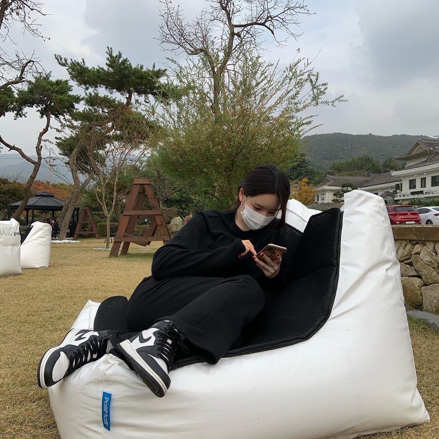Jordan 1 Retro High OG Black White 2014 착용 스타일 - 1