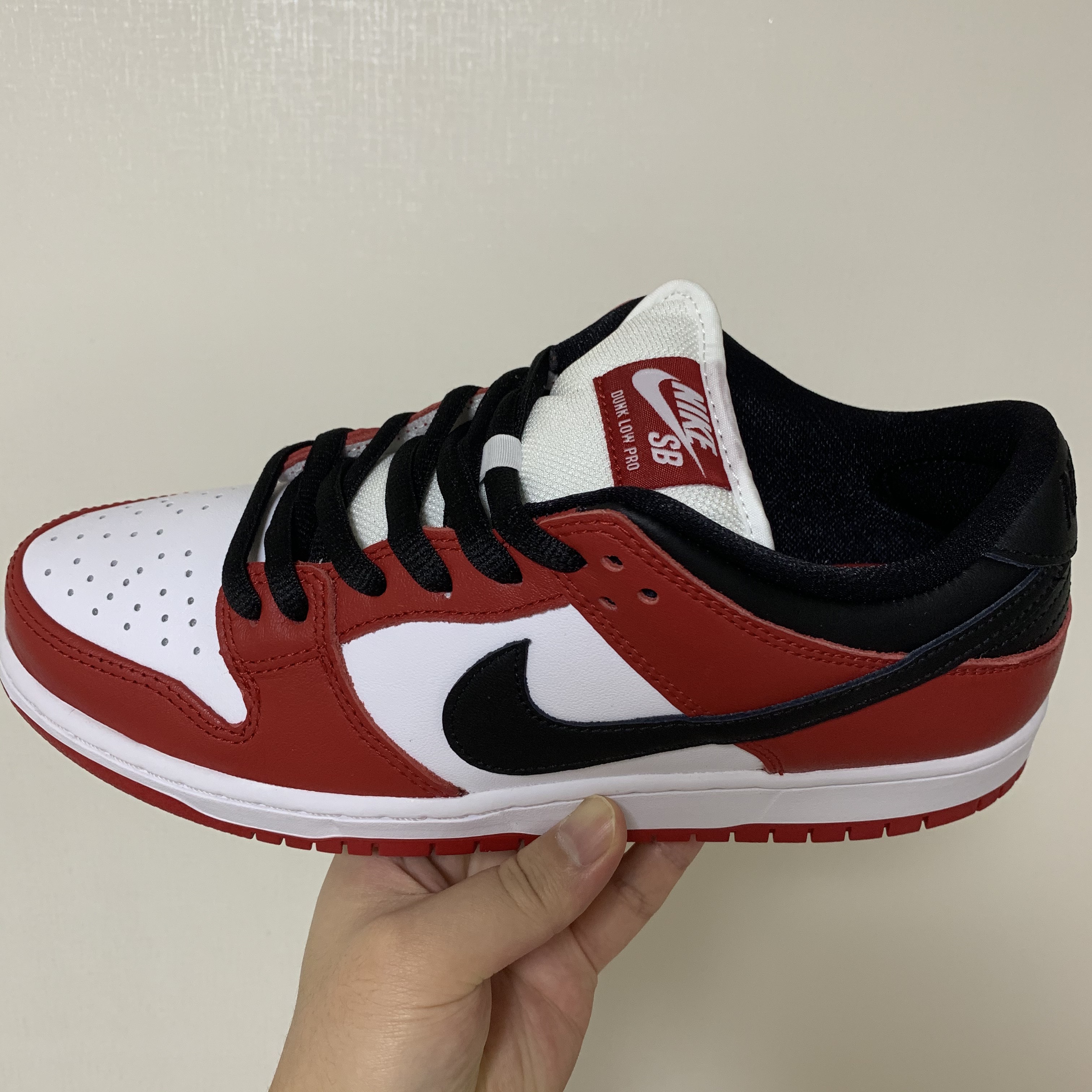 Nike SB Dunk Low Pro Chicago 착용 스타일