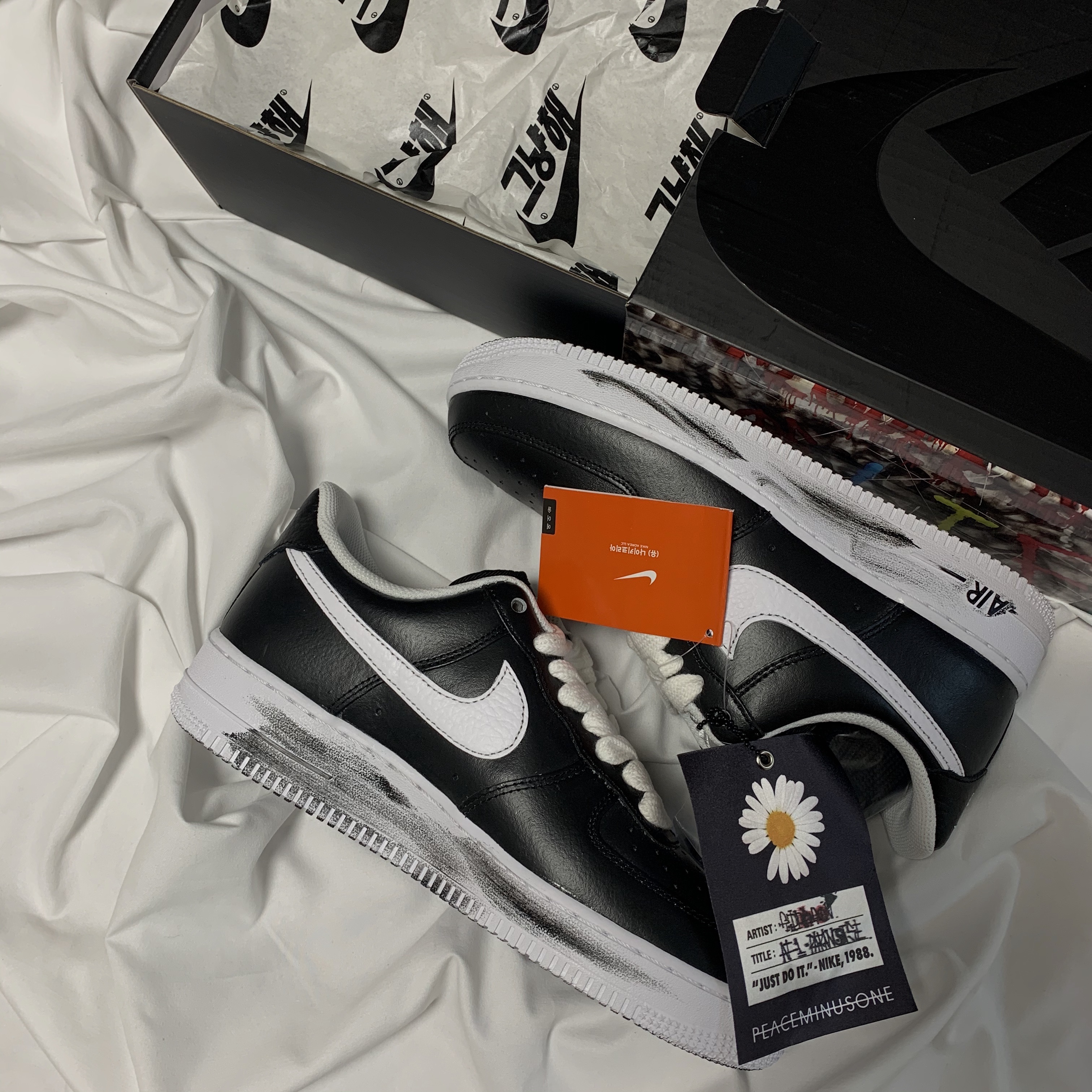 Nike x Peaceminusone Air Force 1 Low Para-Noise 착용 스타일